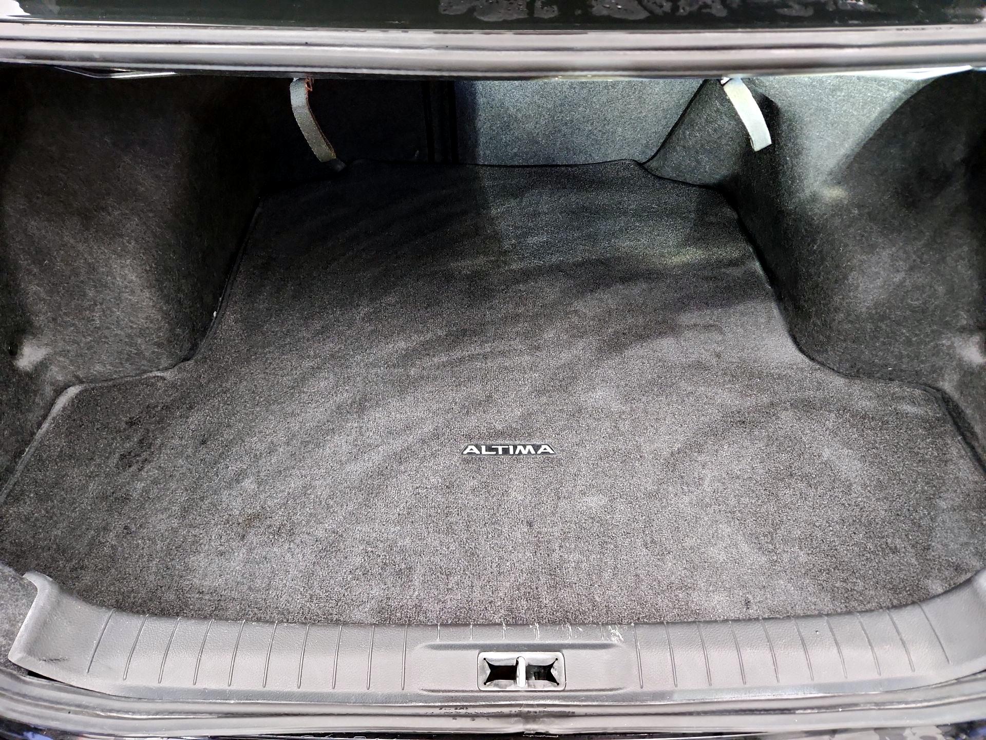 Thumbnail: 2016 Nissan Altima - 20