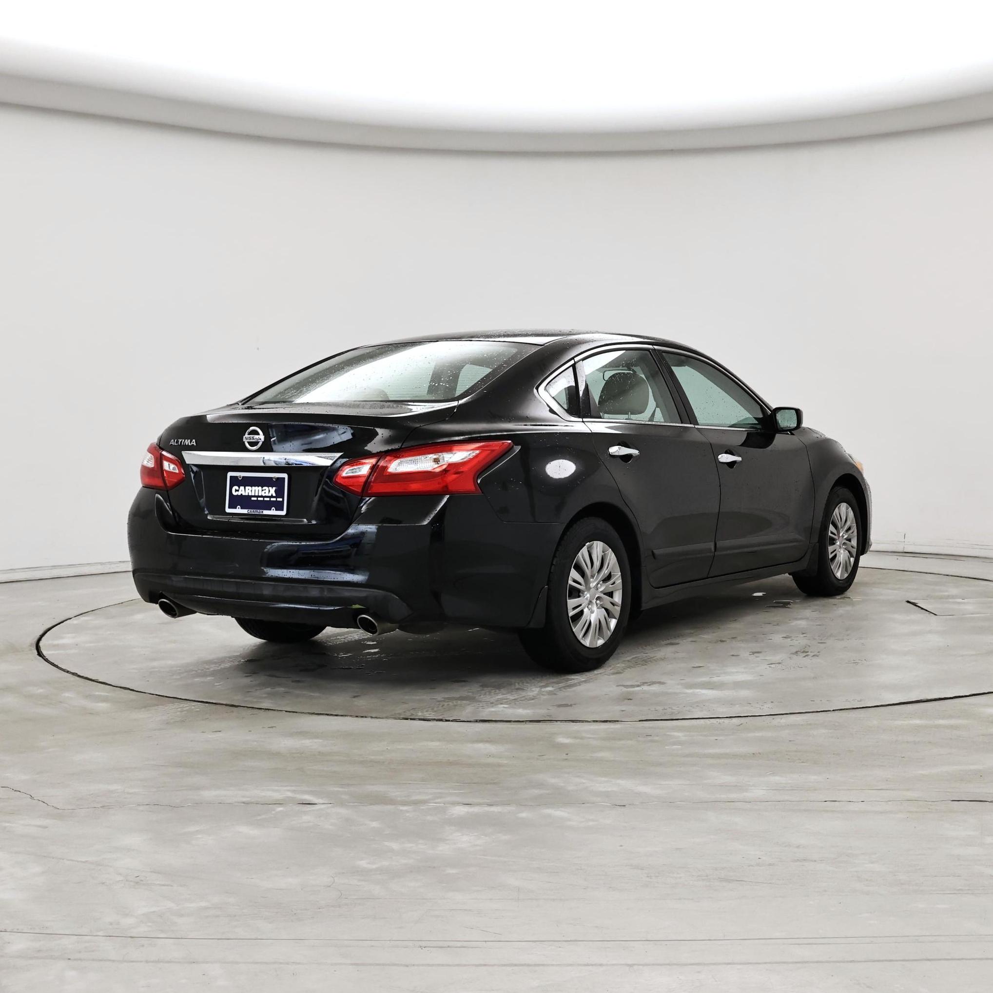 Thumbnail: 2016 Nissan Altima - 8