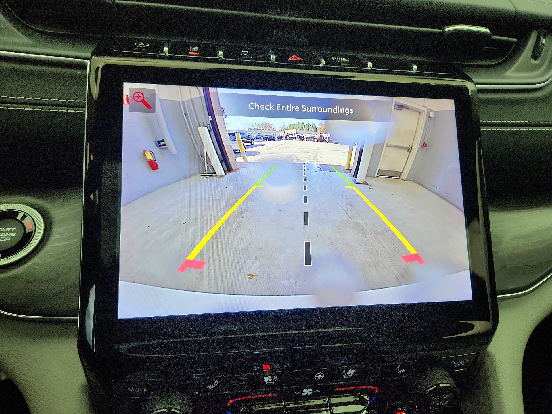 Thumbnail: 2023 Jeep Grand Cherokee - 15