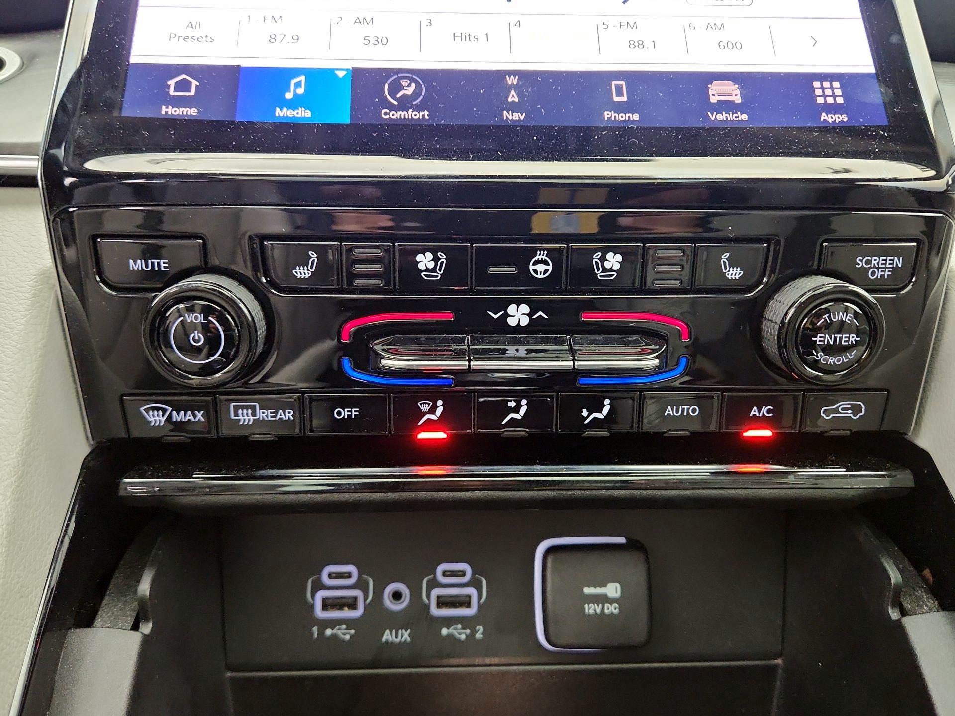 Thumbnail: 2023 Jeep Grand Cherokee - 17