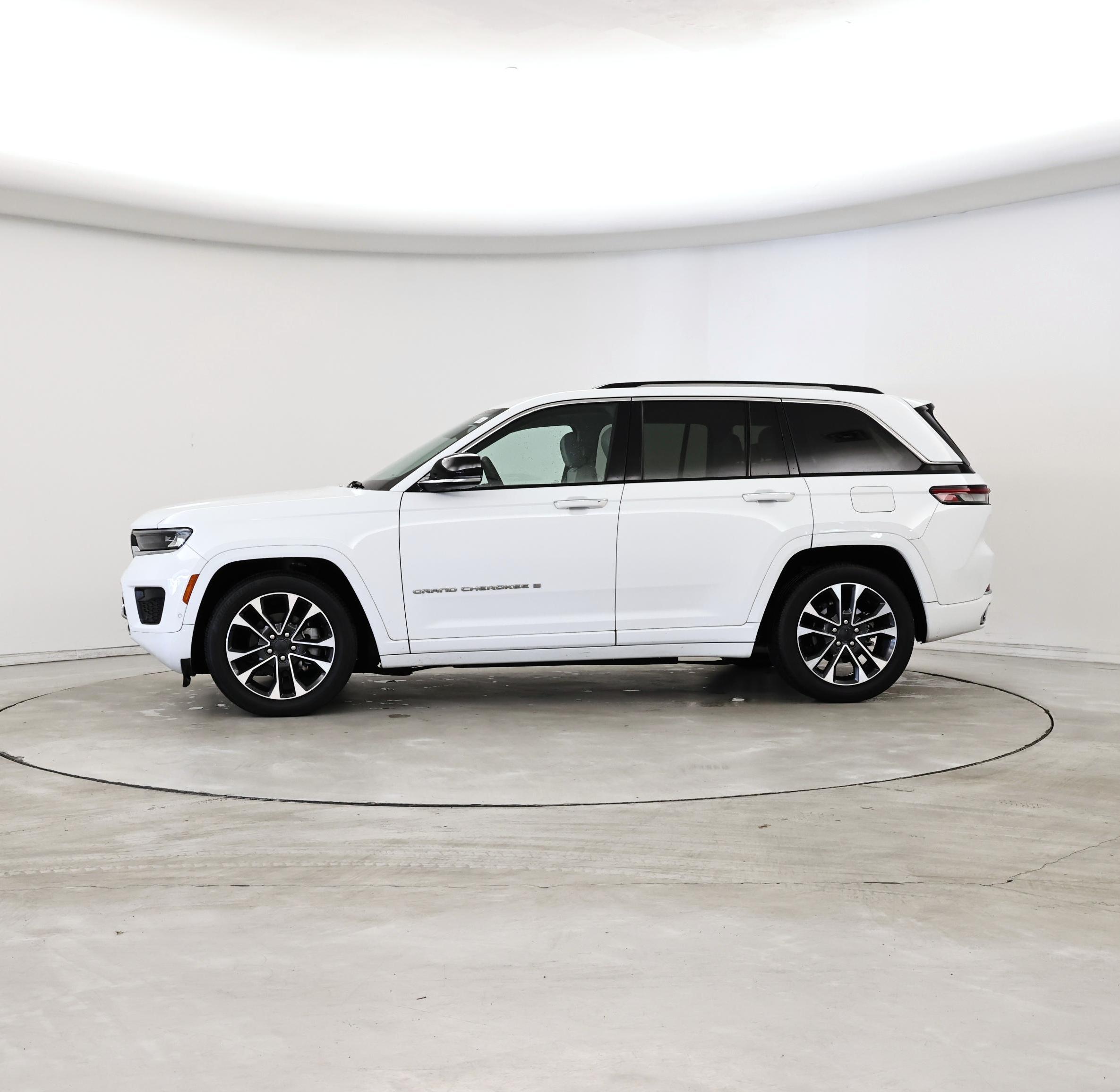 Thumbnail: 2023 Jeep Grand Cherokee - 3