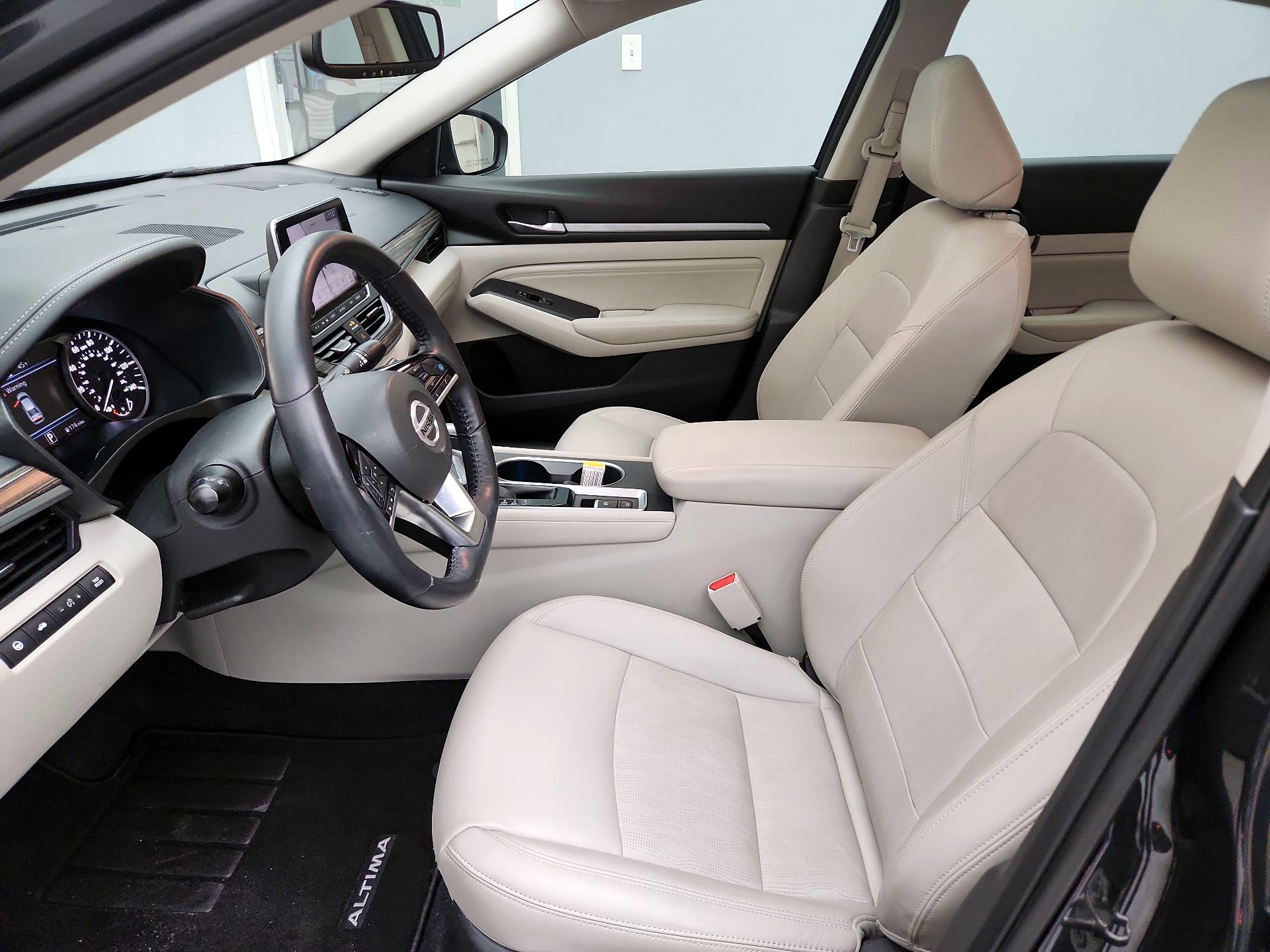 Thumbnail: 2019 Nissan Altima - 11