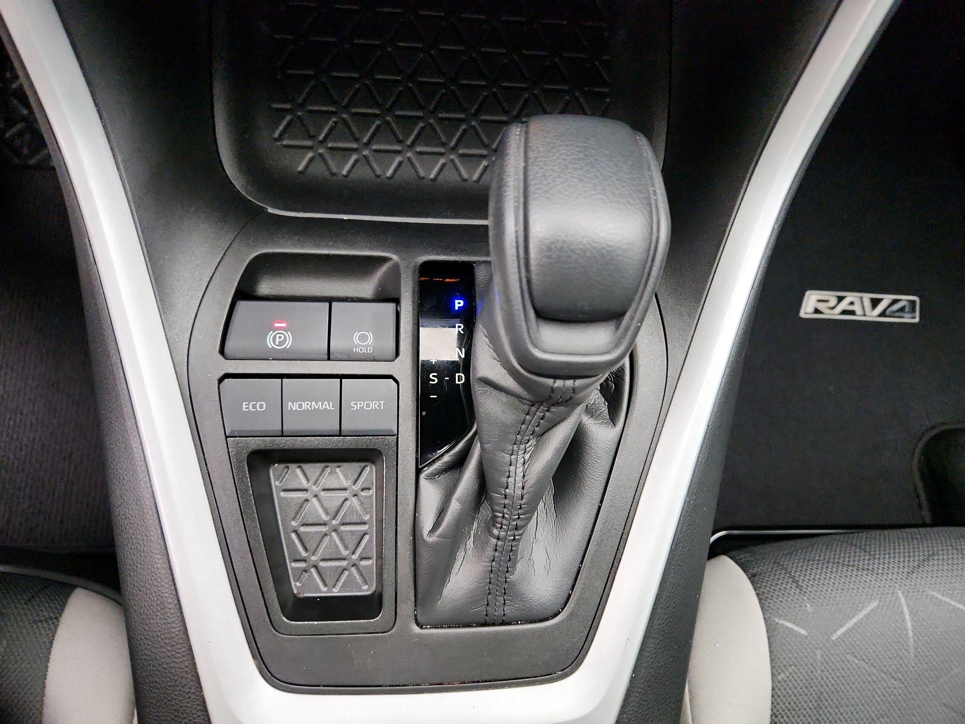 Thumbnail: 2023 Toyota RAV4 - 18