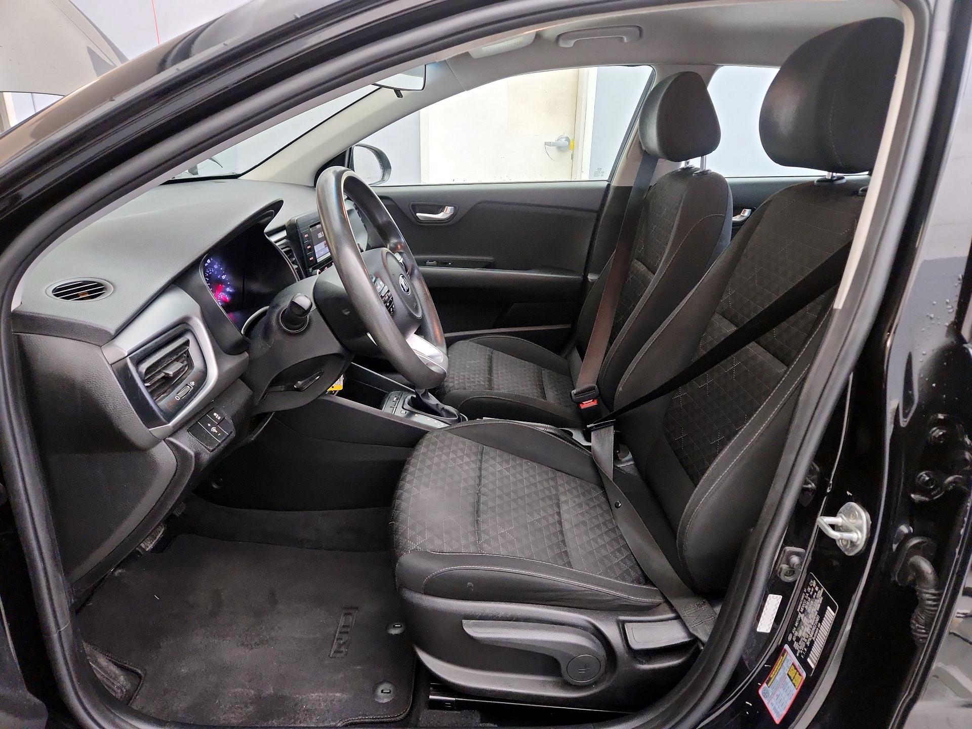 Thumbnail: 2019 Kia Rio - 11