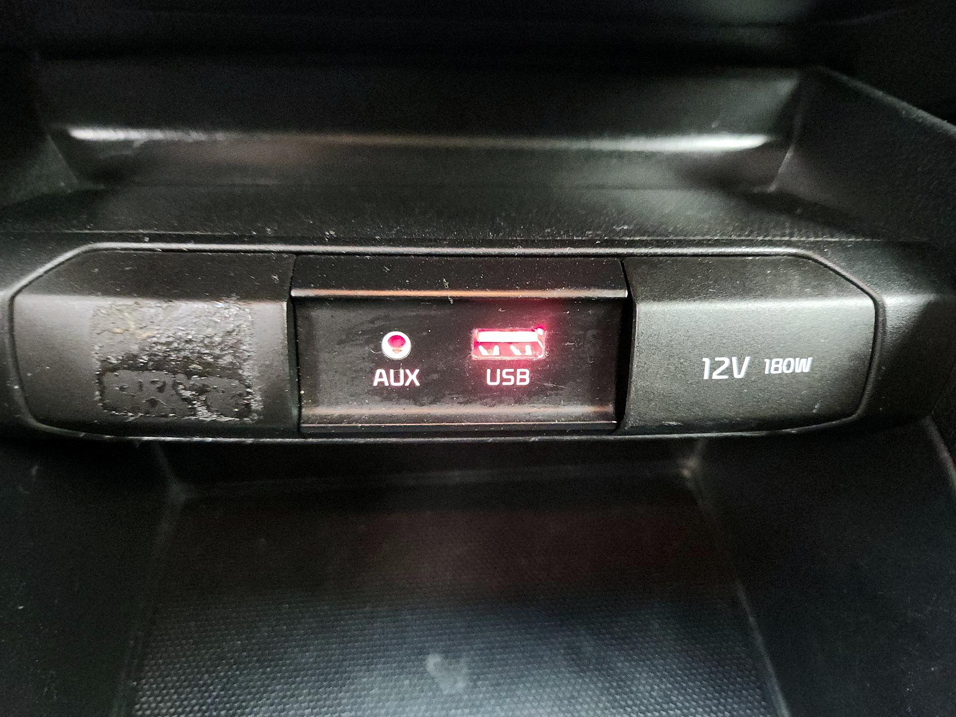 Thumbnail: 2019 Kia Rio - 18