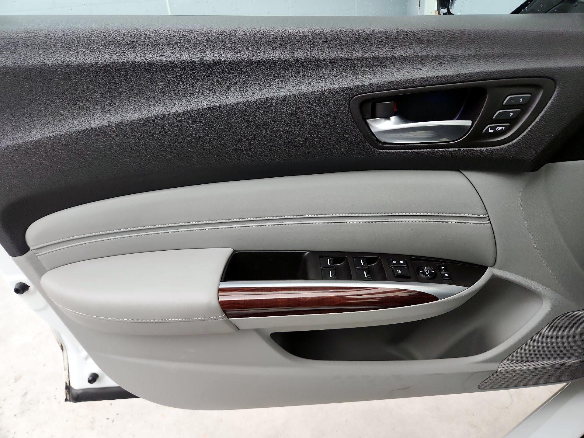 Thumbnail: 2016 Acura TLX - 12