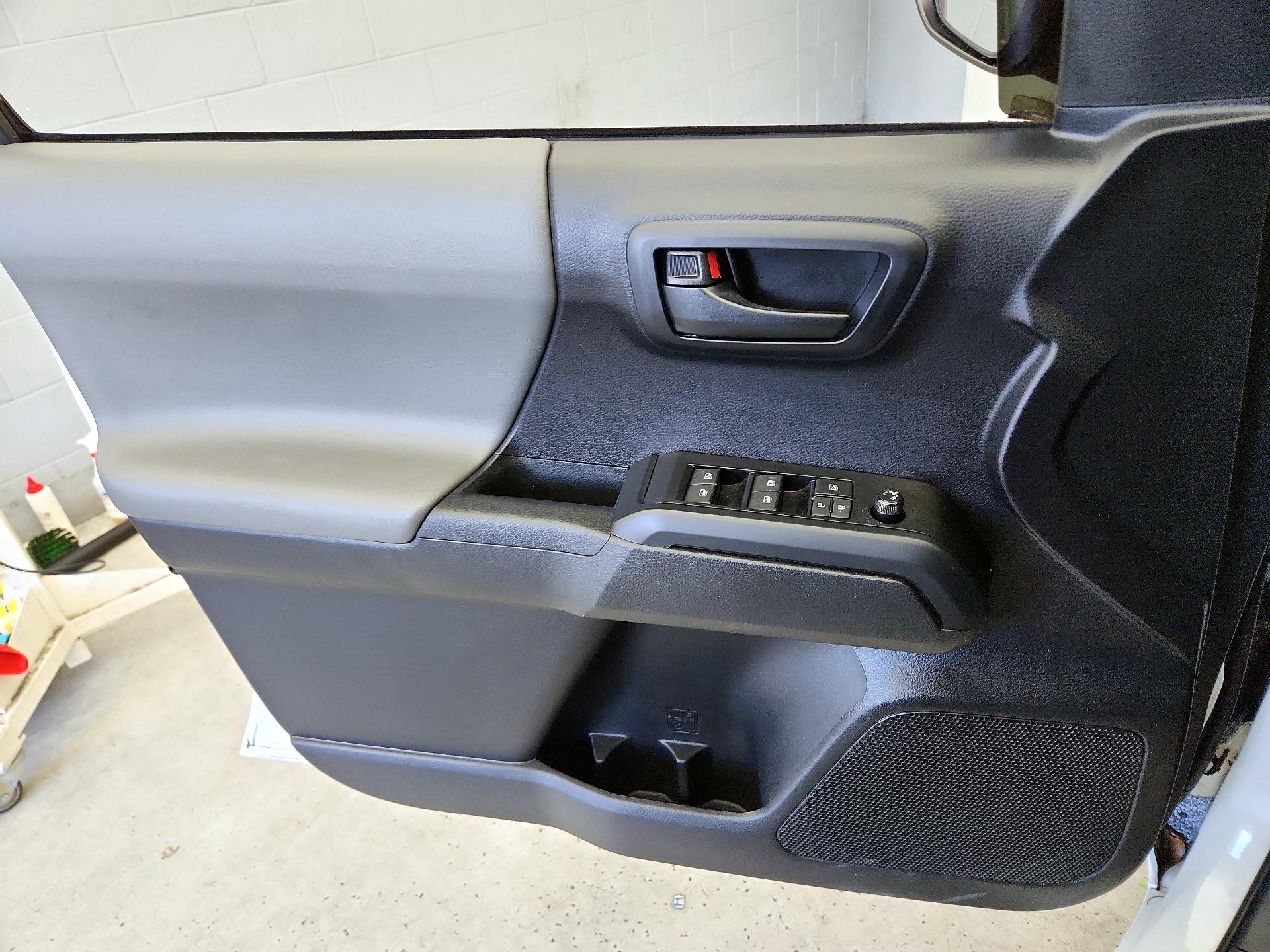 Thumbnail: 2021 Toyota Tacoma - 12