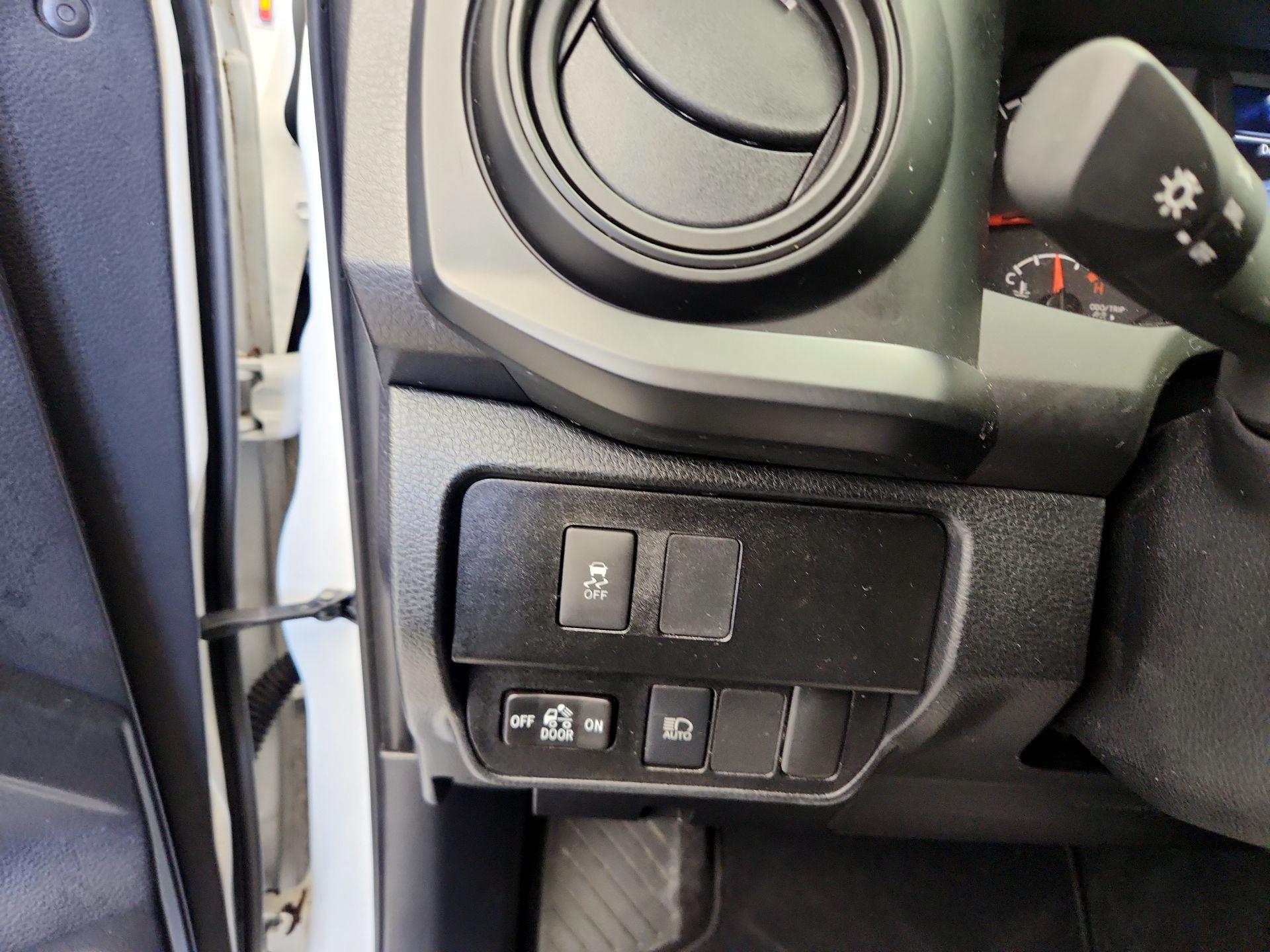 Thumbnail: 2021 Toyota Tacoma - 13