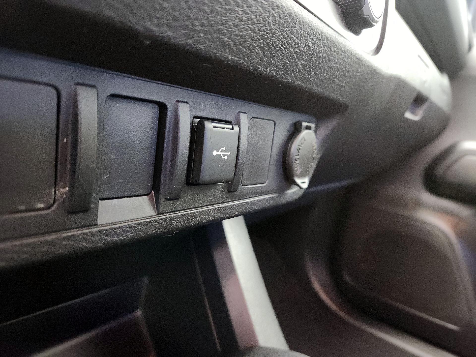 Thumbnail: 2021 Toyota Tacoma - 18