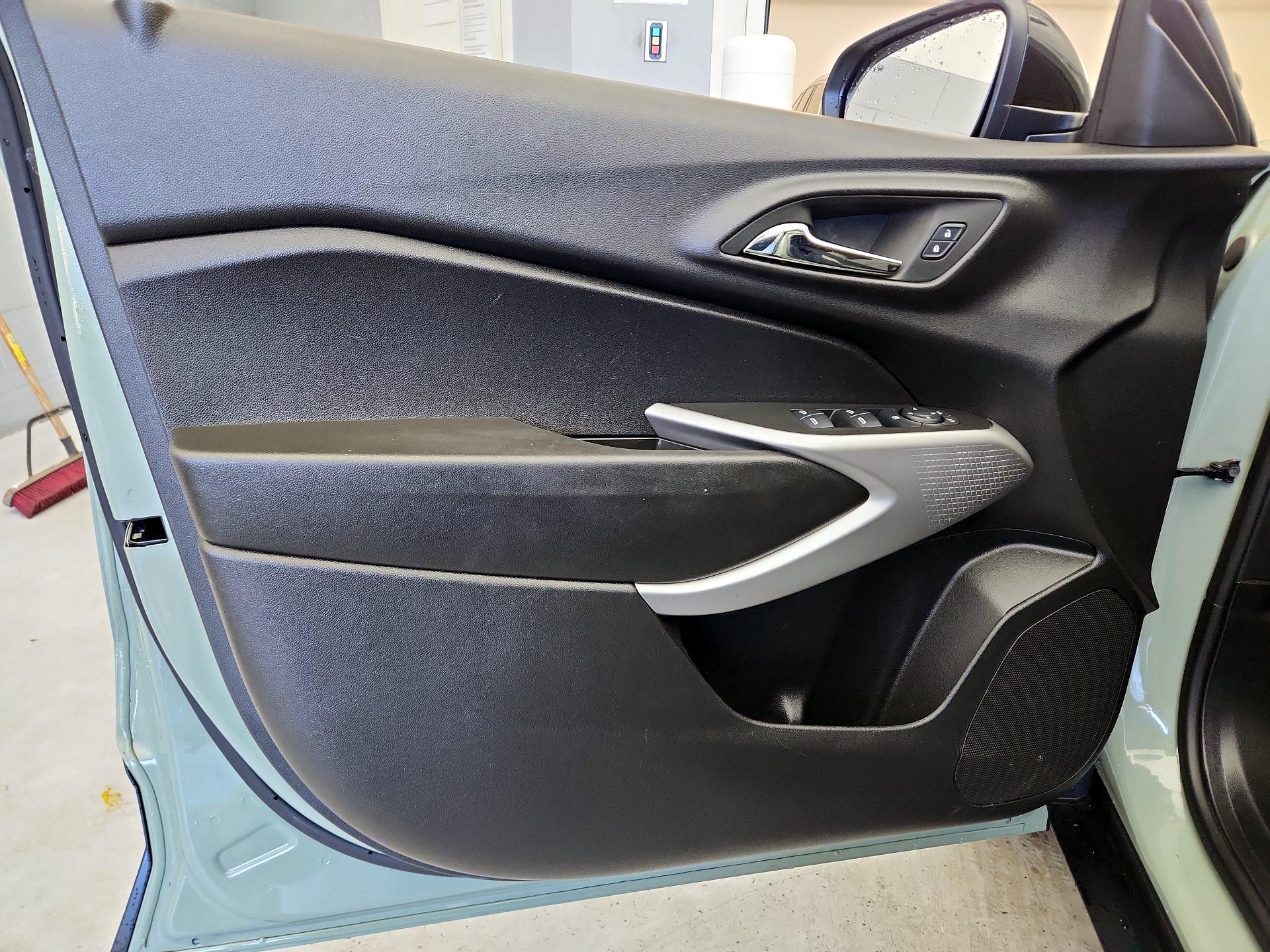 Thumbnail: 2024 Chevrolet Trax - 12