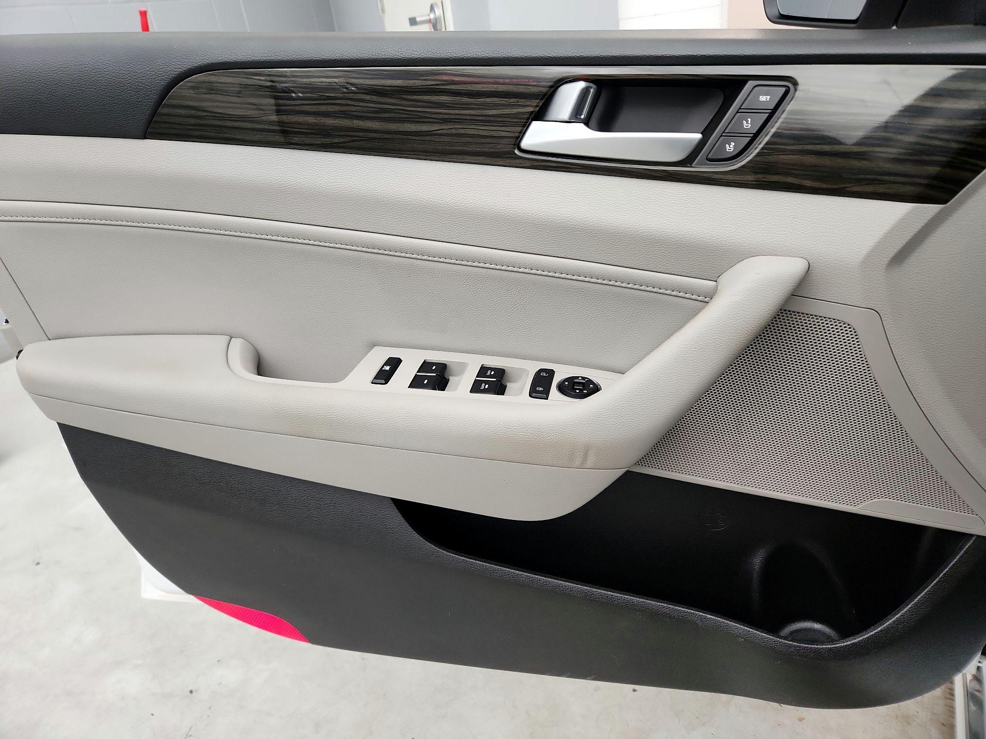 Thumbnail: 2017 Hyundai Sonata - 12