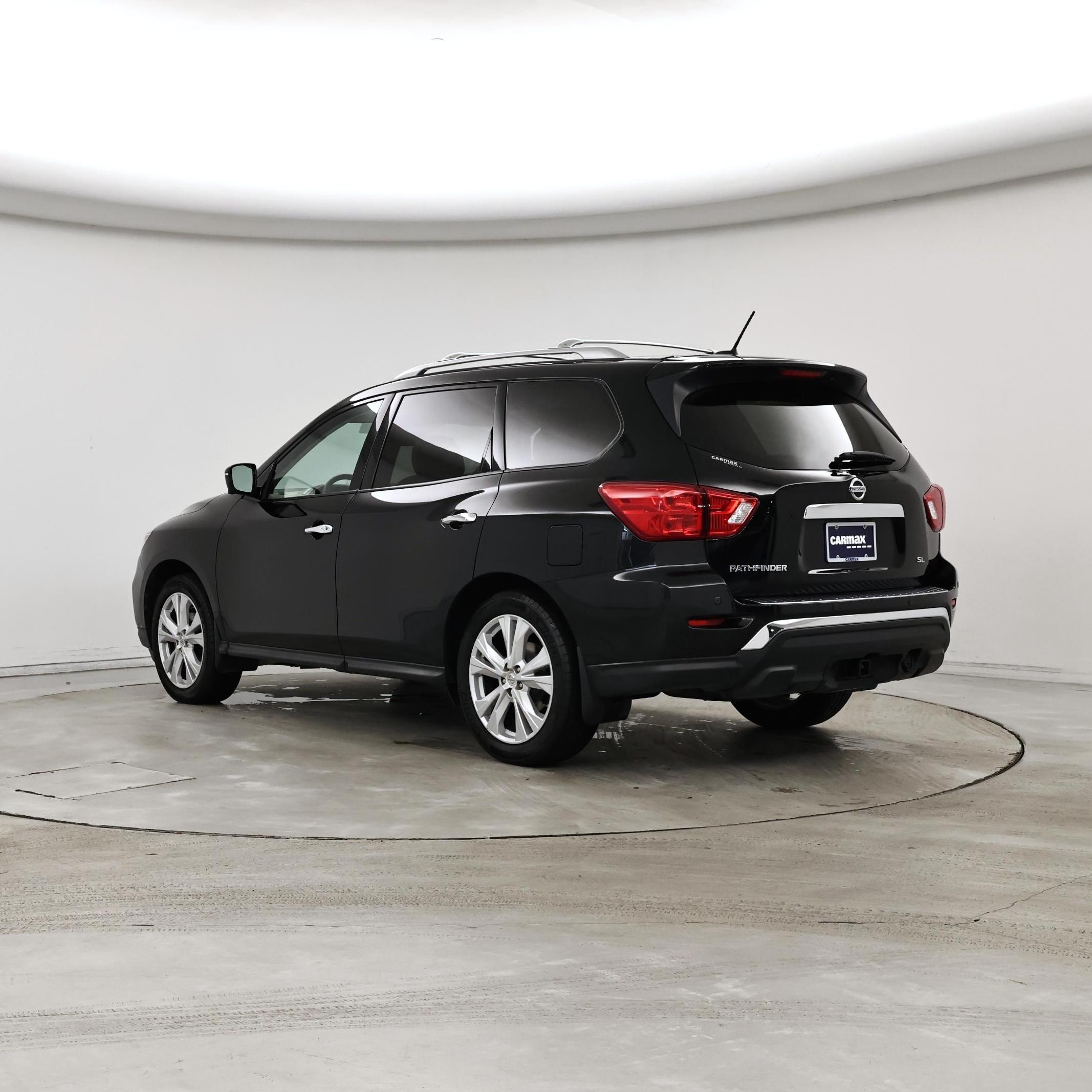 Thumbnail: 2018 Nissan Pathfinder - 2