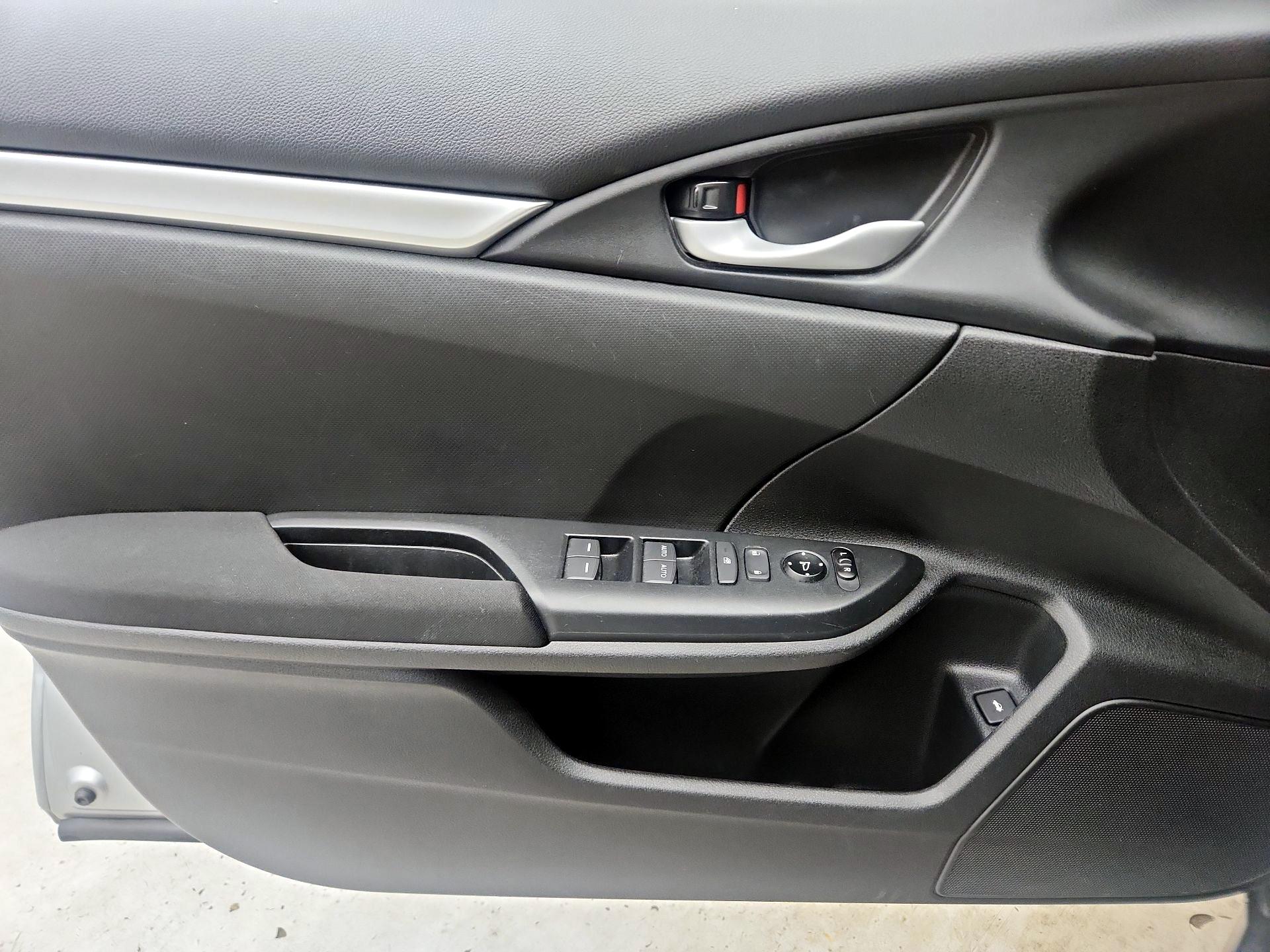 Thumbnail: 2016 Honda Civic - 12