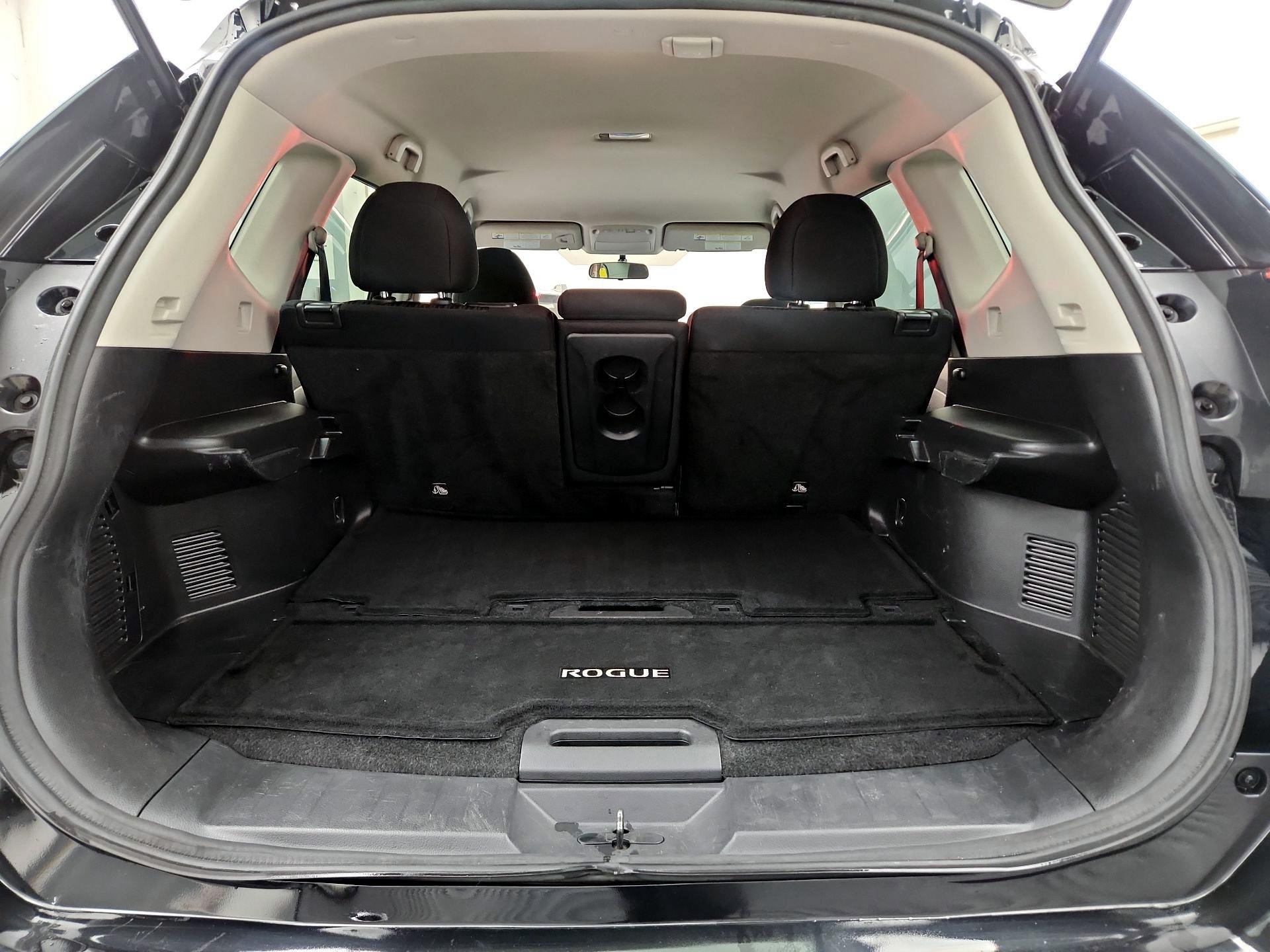 Thumbnail: 2017 Nissan Rogue - 20