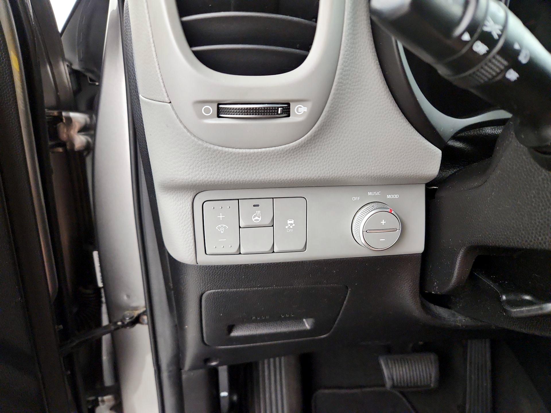 Thumbnail: 2016 Kia Soul - 13