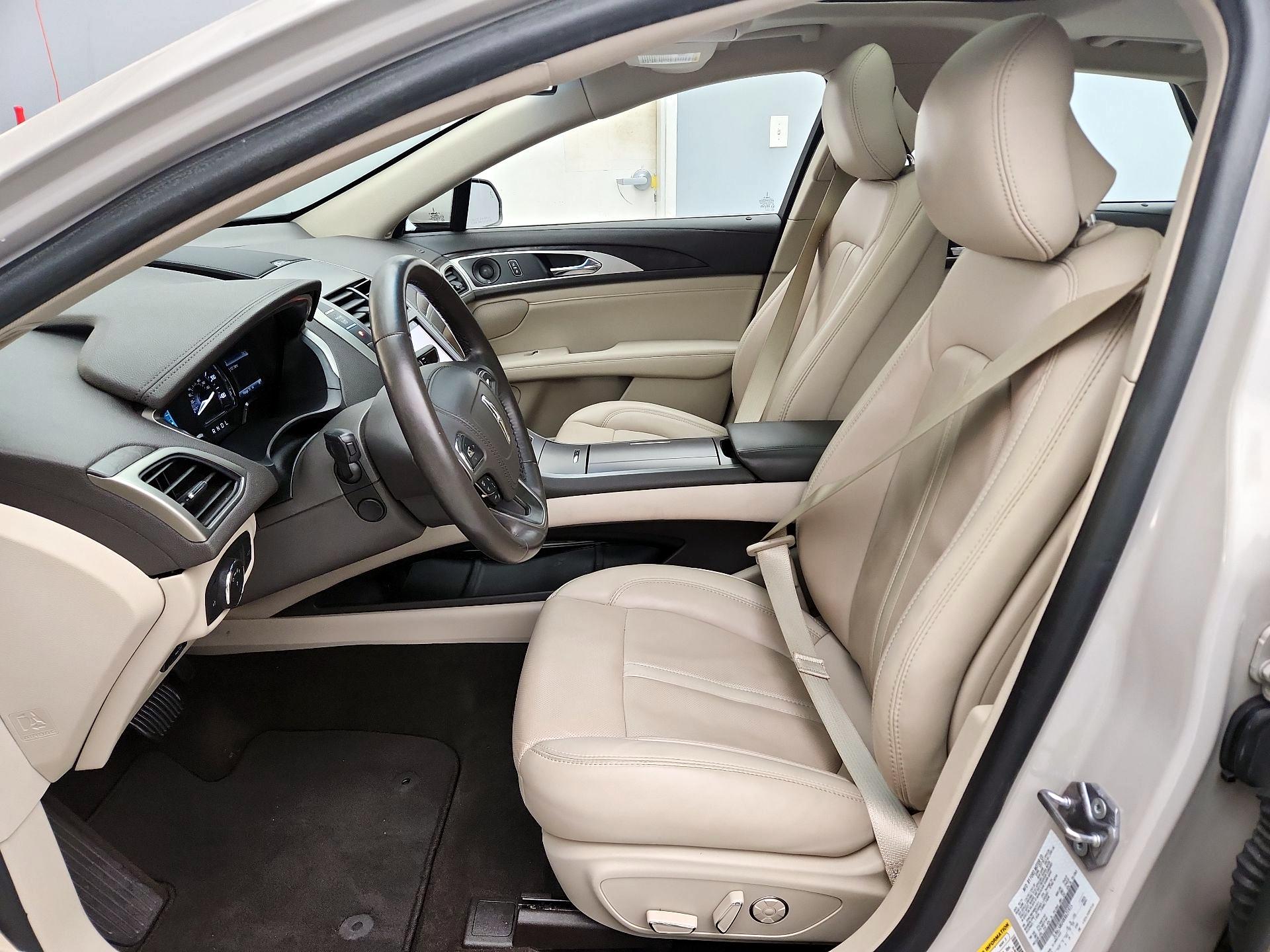 Thumbnail: 2019 Lincoln MKZ - 11