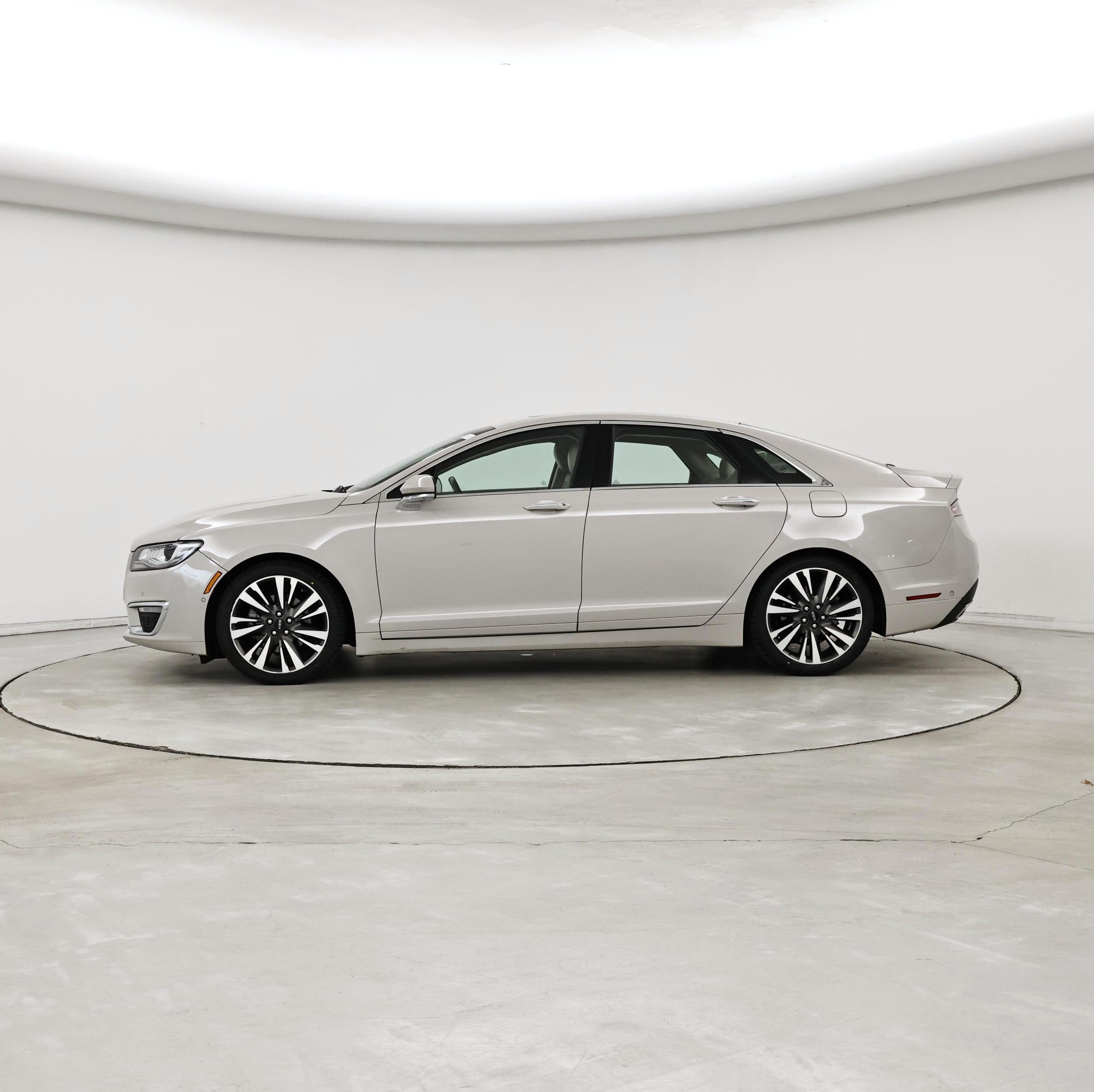 Thumbnail: 2019 Lincoln MKZ - 3