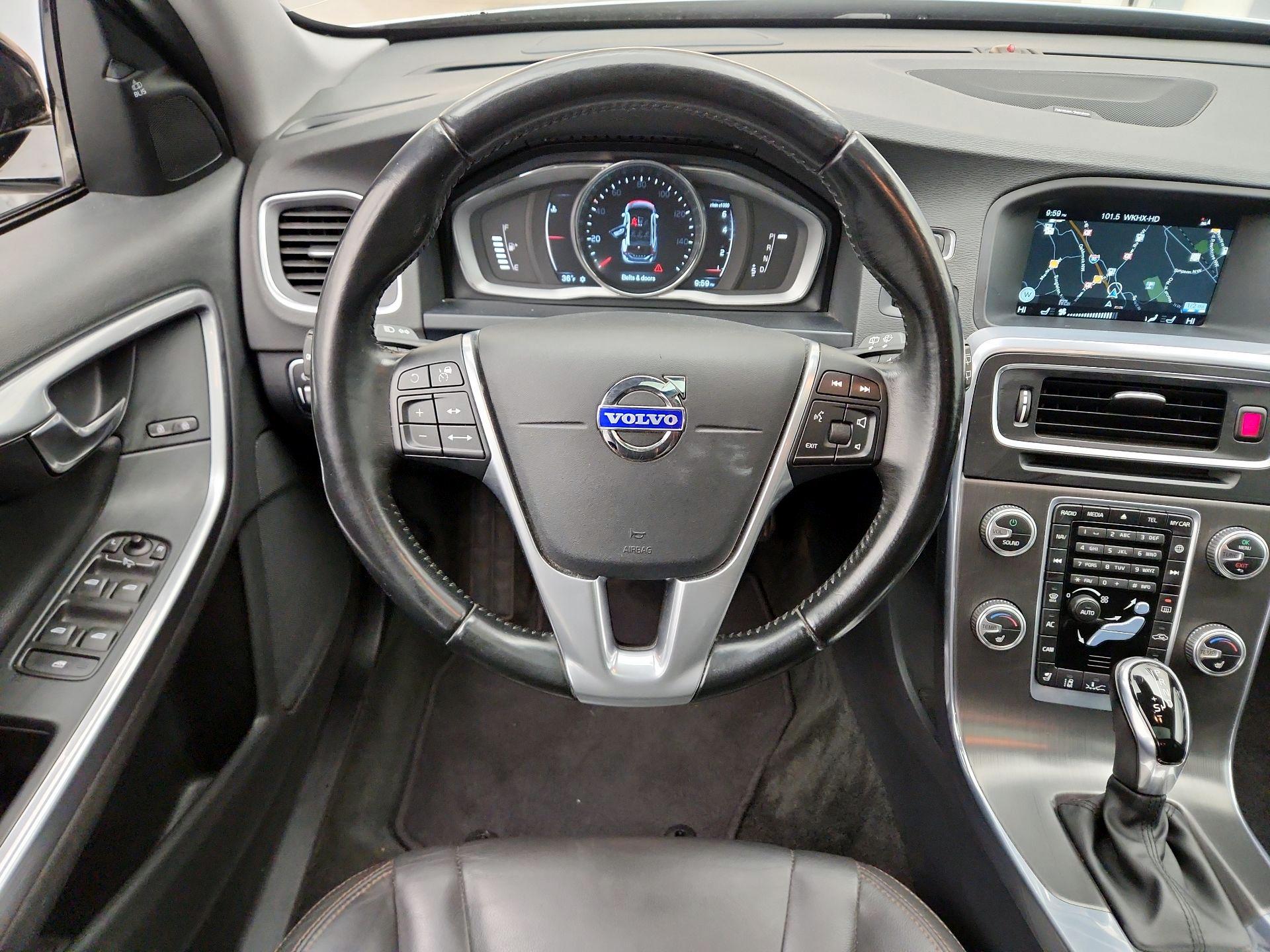 Thumbnail: 2015 Volvo S60 - 10