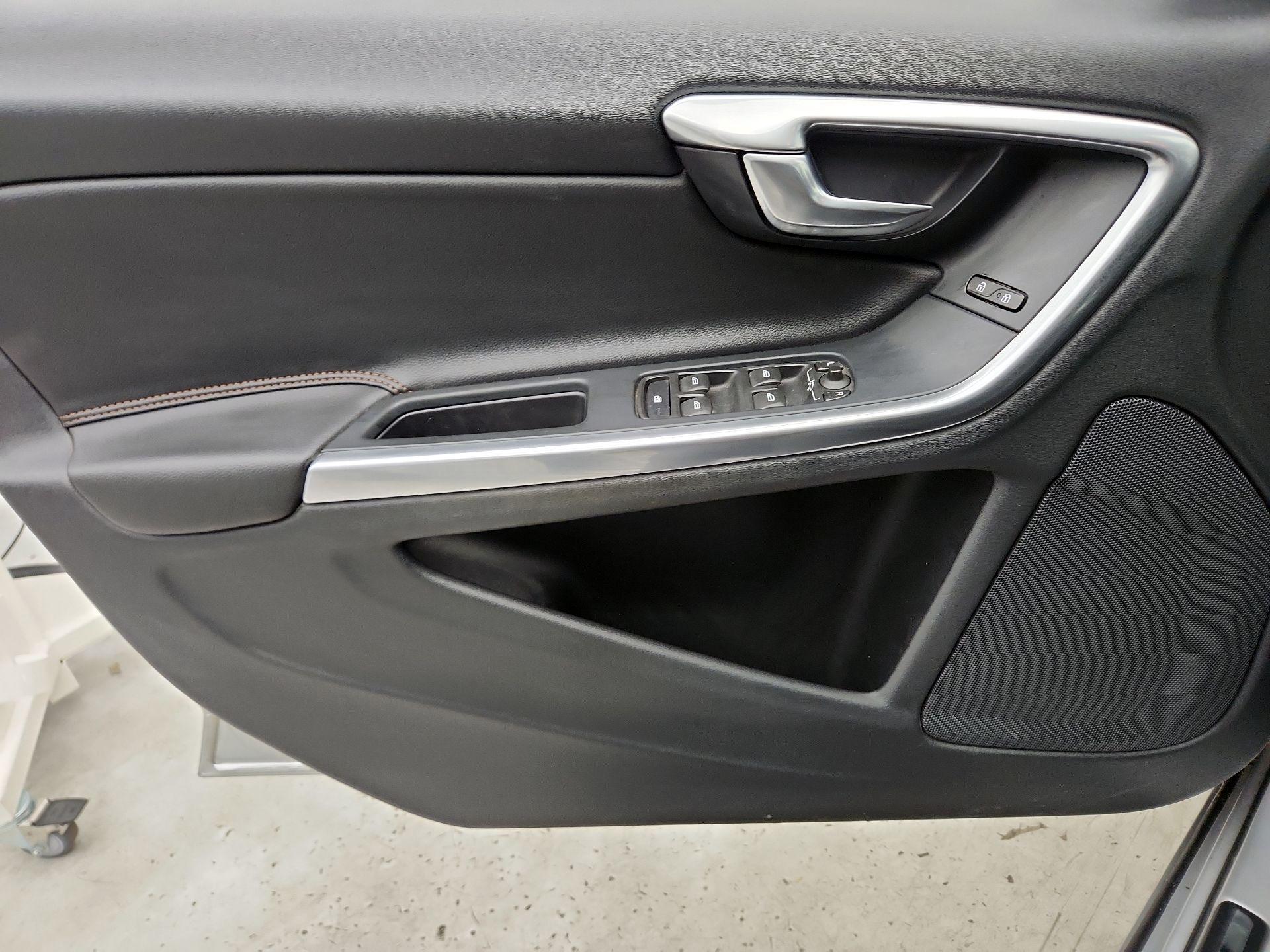 Thumbnail: 2015 Volvo S60 - 12