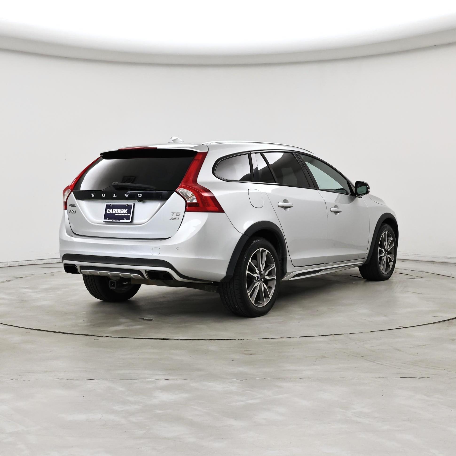 Thumbnail: 2015 Volvo S60 - 8
