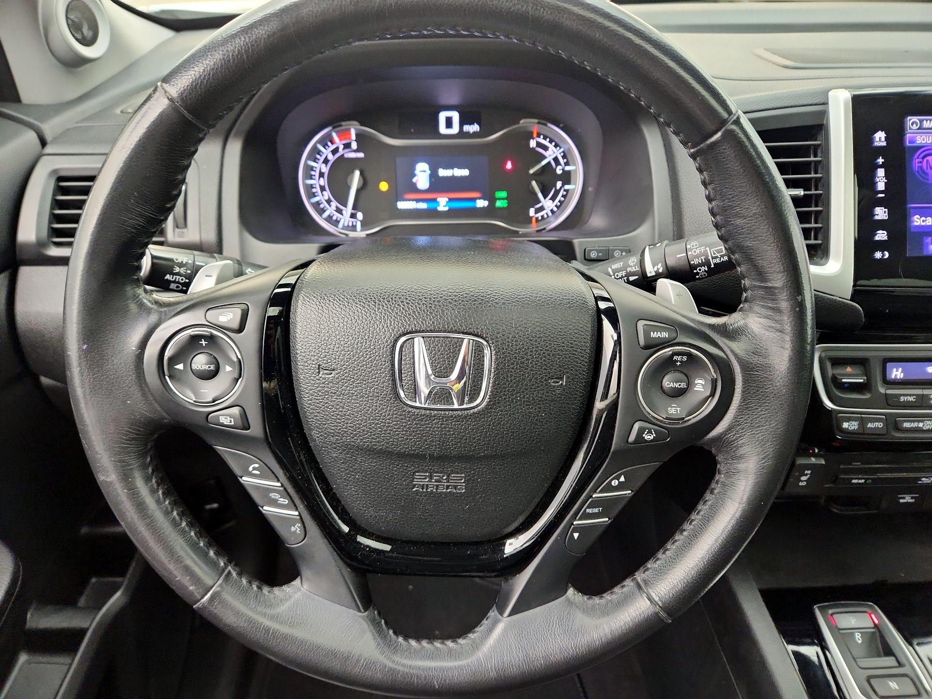 Thumbnail: 2017 Honda Pilot - 10