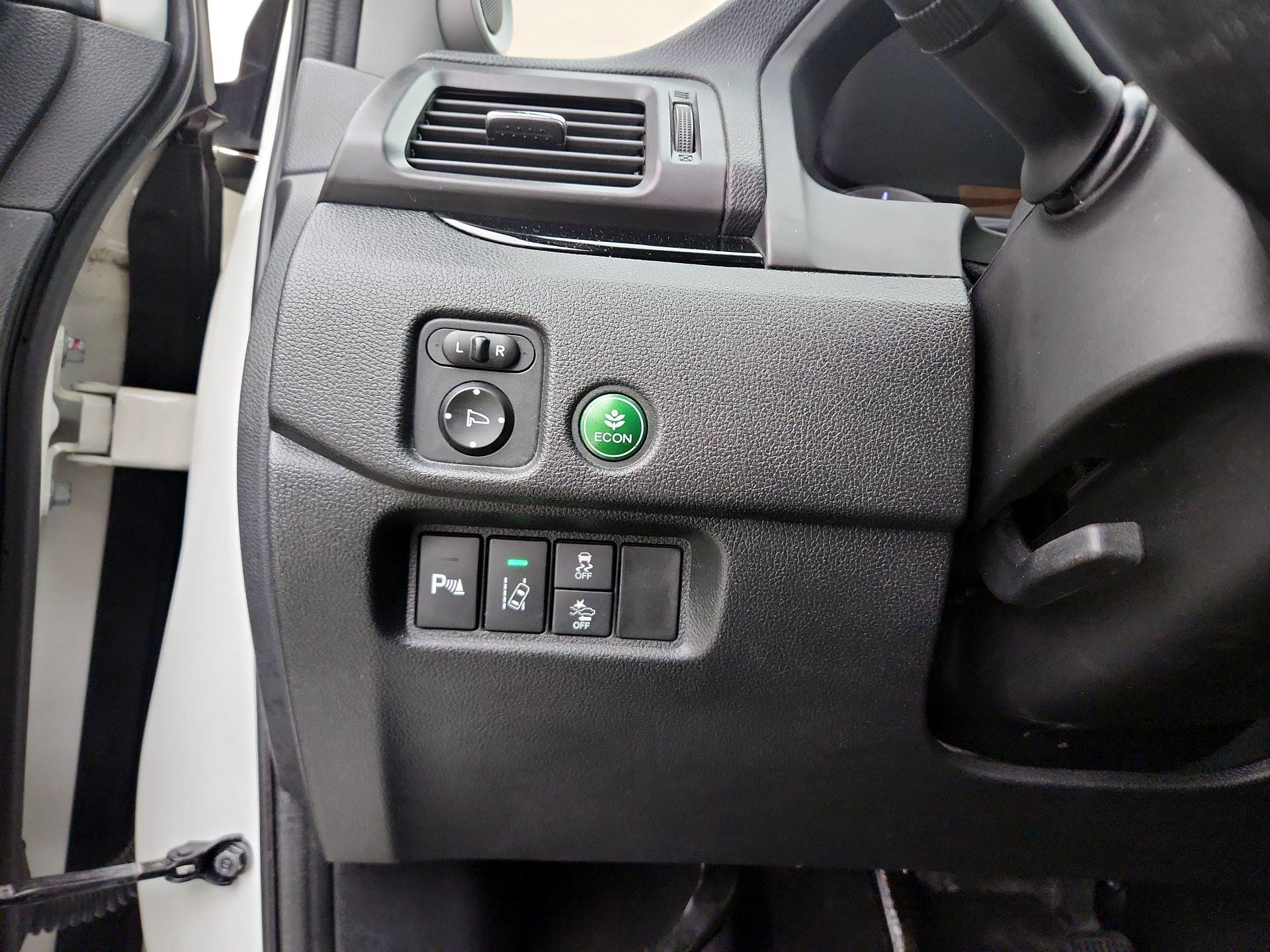 Thumbnail: 2017 Honda Pilot - 13