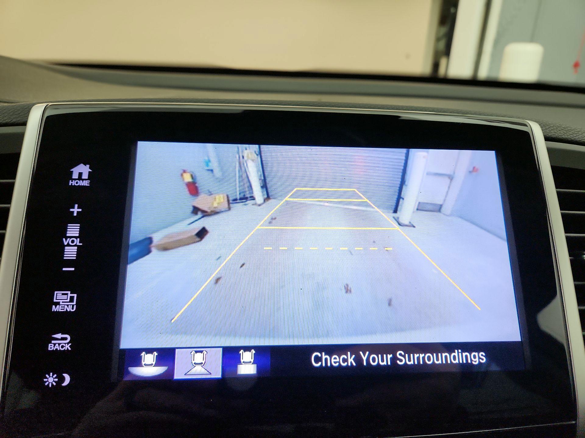 Thumbnail: 2017 Honda Pilot - 14