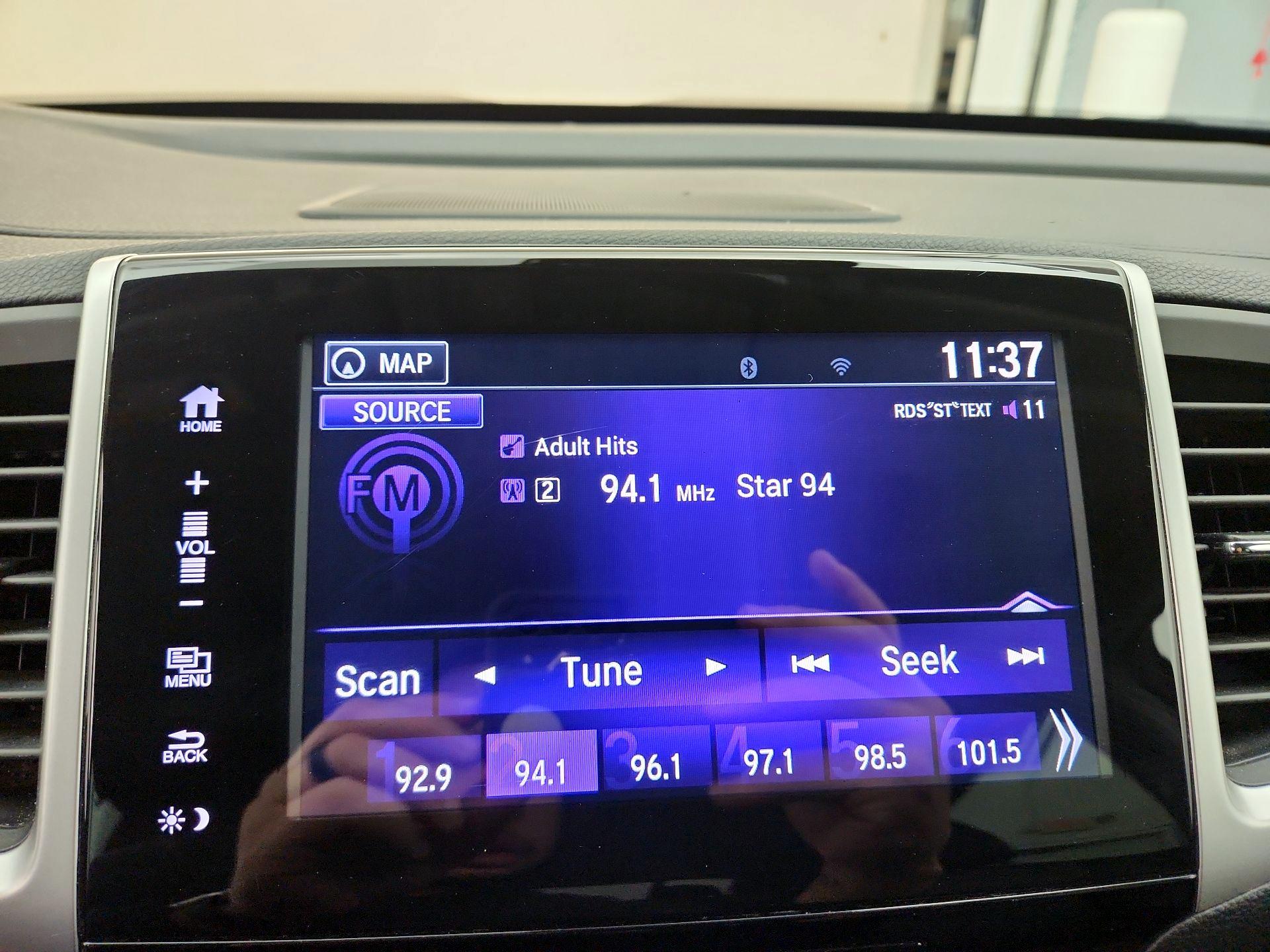 Thumbnail: 2017 Honda Pilot - 15