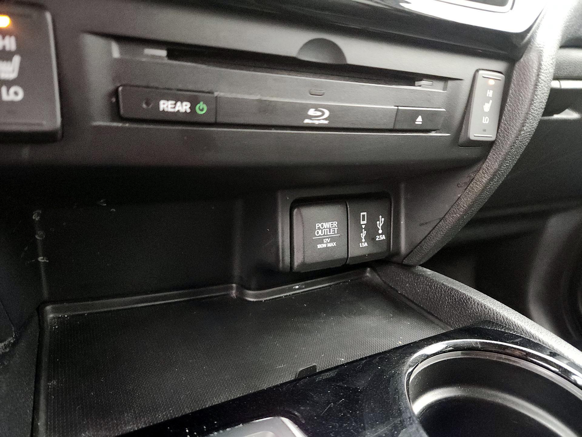 Thumbnail: 2017 Honda Pilot - 18