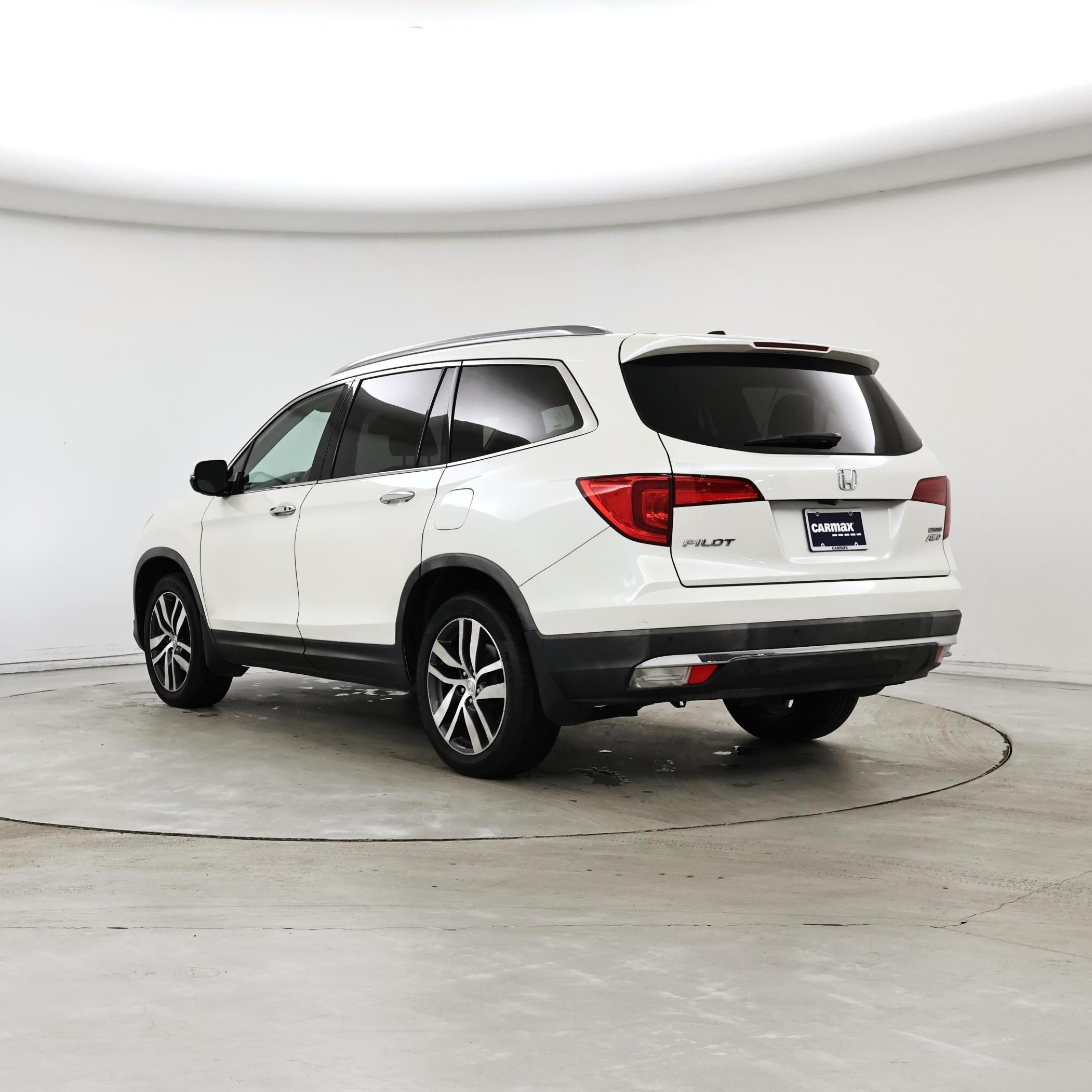 Thumbnail: 2017 Honda Pilot - 2