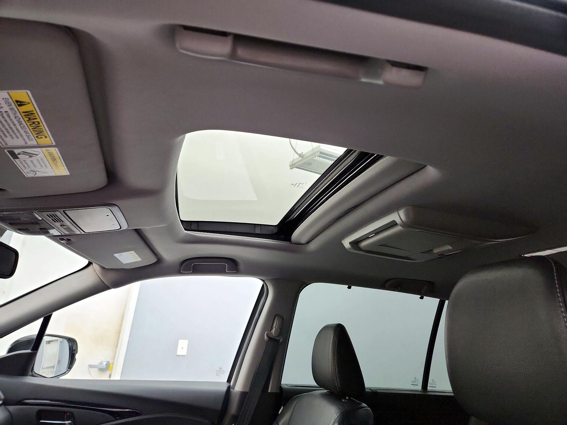 Thumbnail: 2017 Honda Pilot - 19