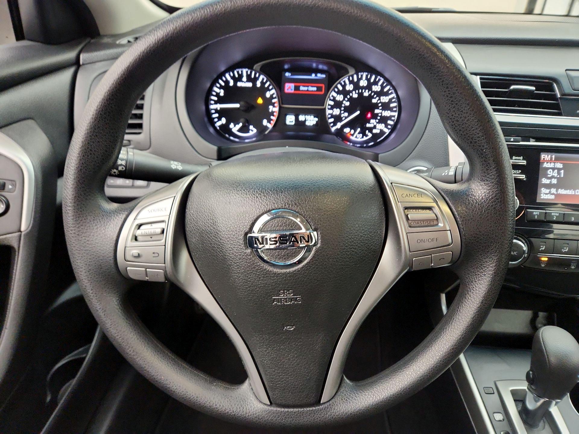 Thumbnail: 2015 Nissan Altima - 10