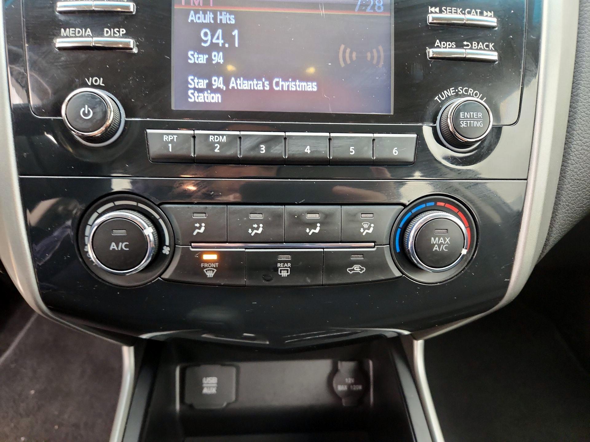 Thumbnail: 2015 Nissan Altima - 16