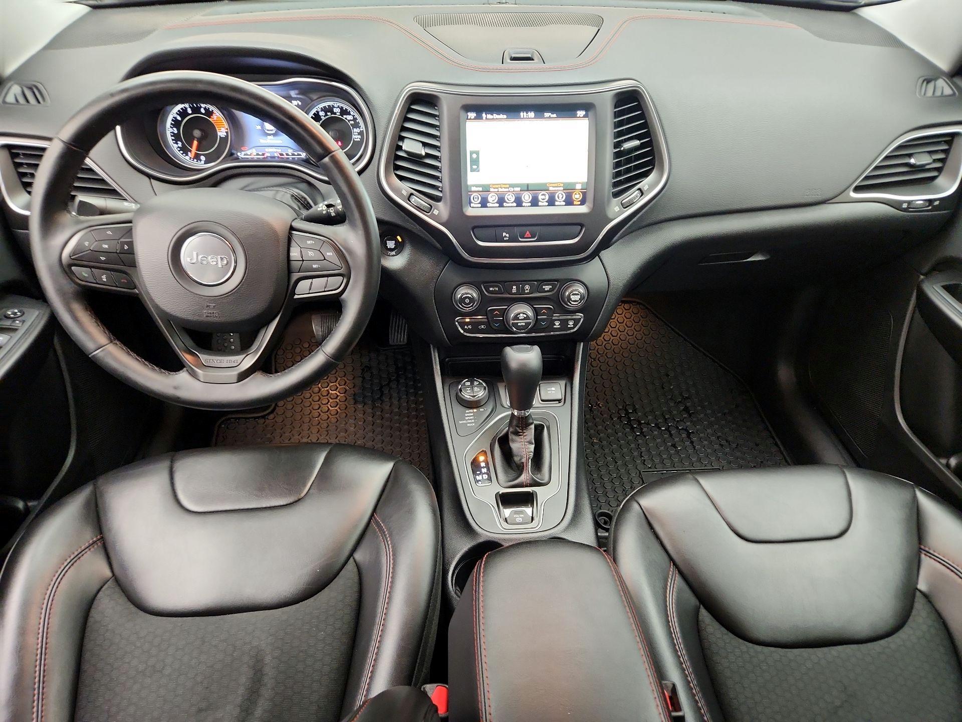 Thumbnail: 2019 Jeep Cherokee - 9