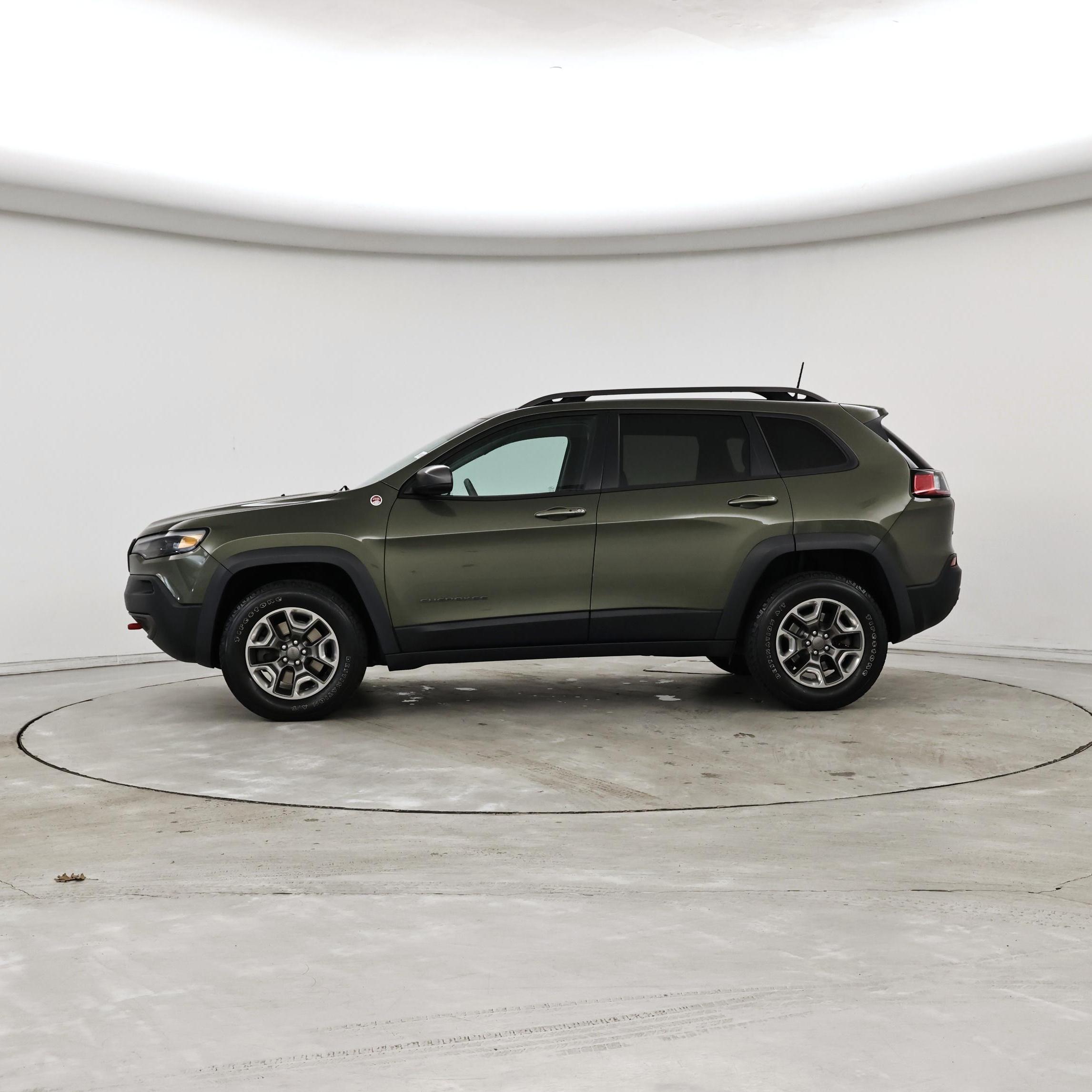 Thumbnail: 2019 Jeep Cherokee - 3