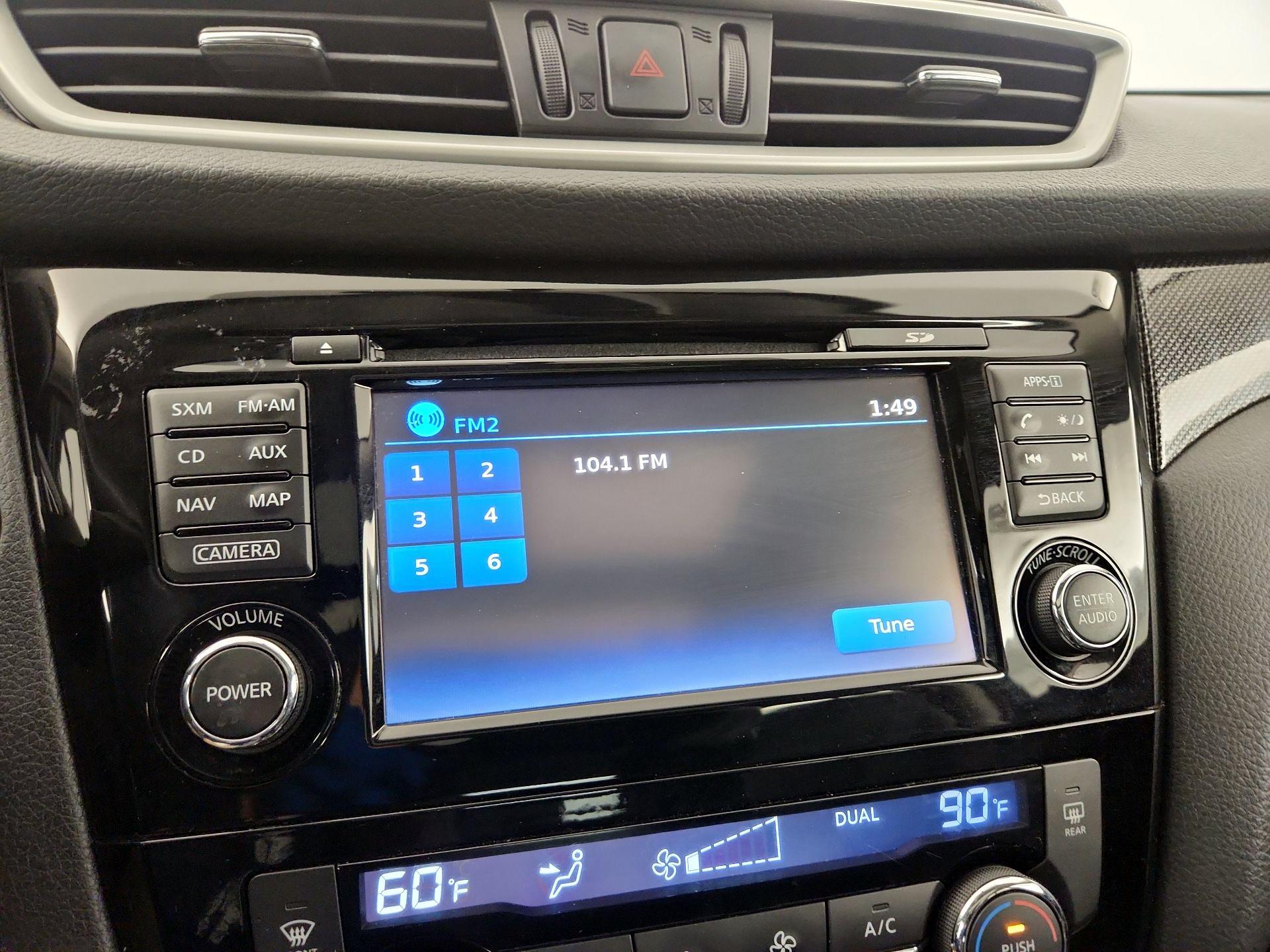 Thumbnail: 2016 Nissan Rogue - 16