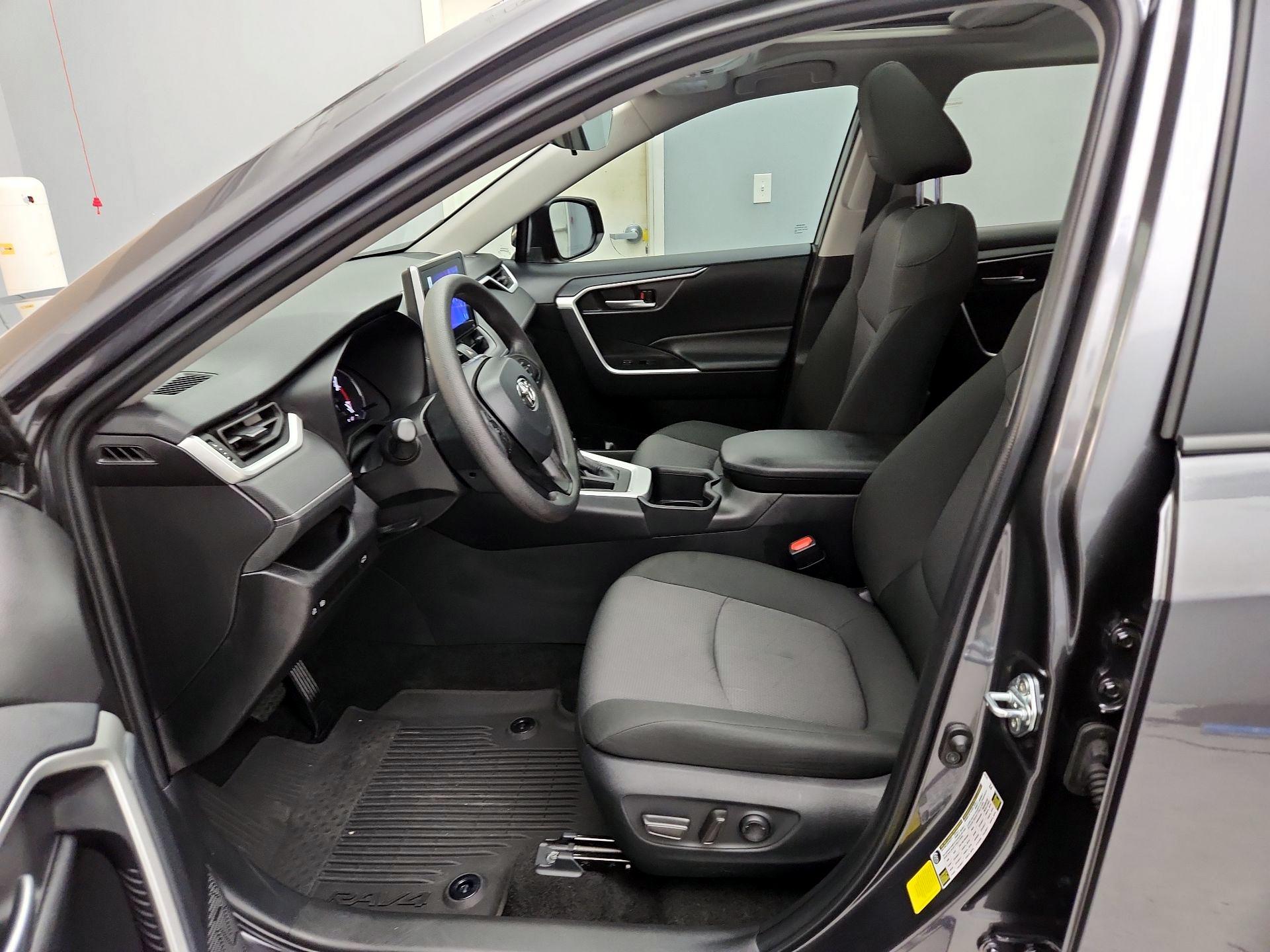 Thumbnail: 2025 Toyota RAV4 - 11