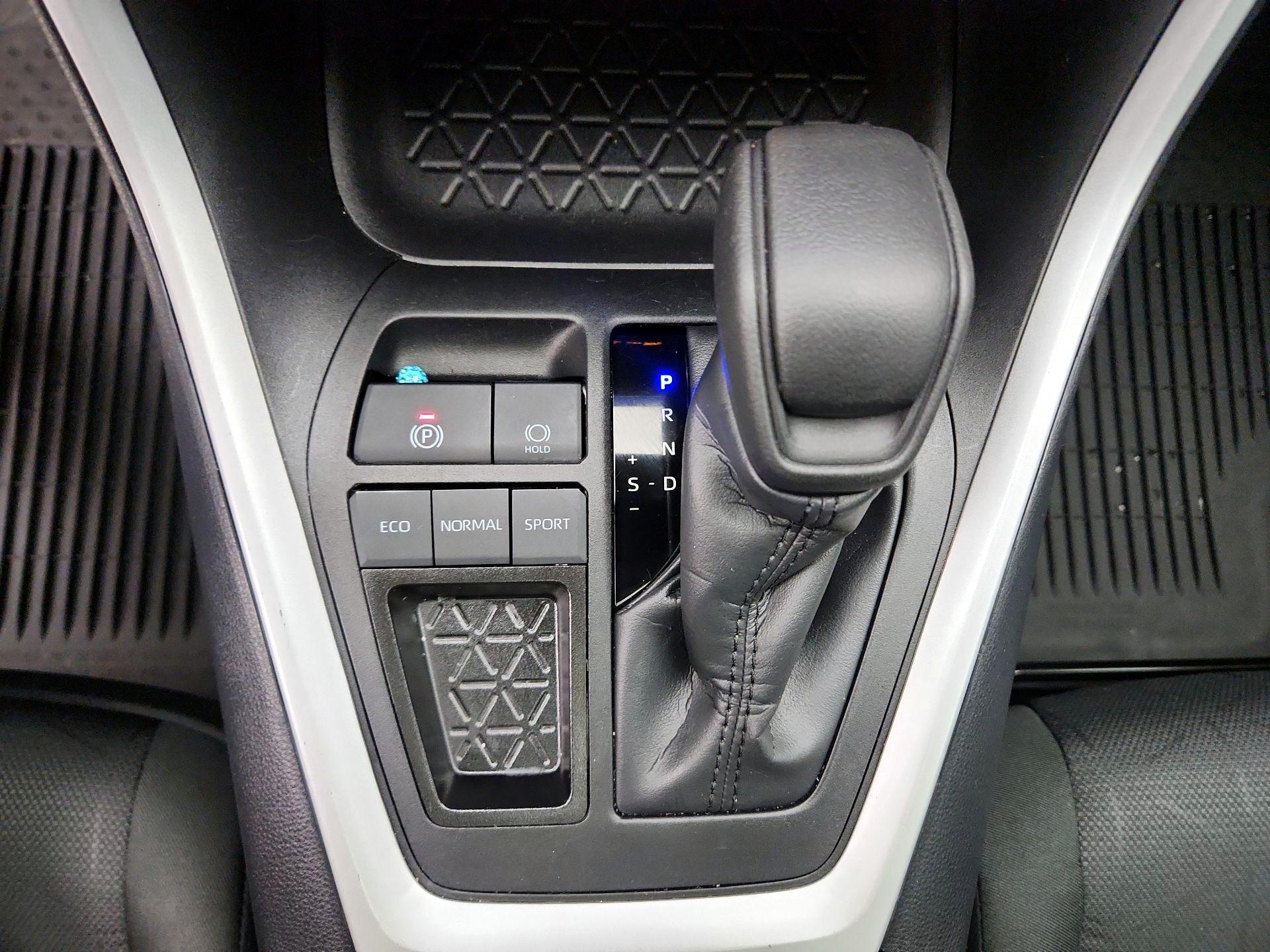 Thumbnail: 2025 Toyota RAV4 - 18