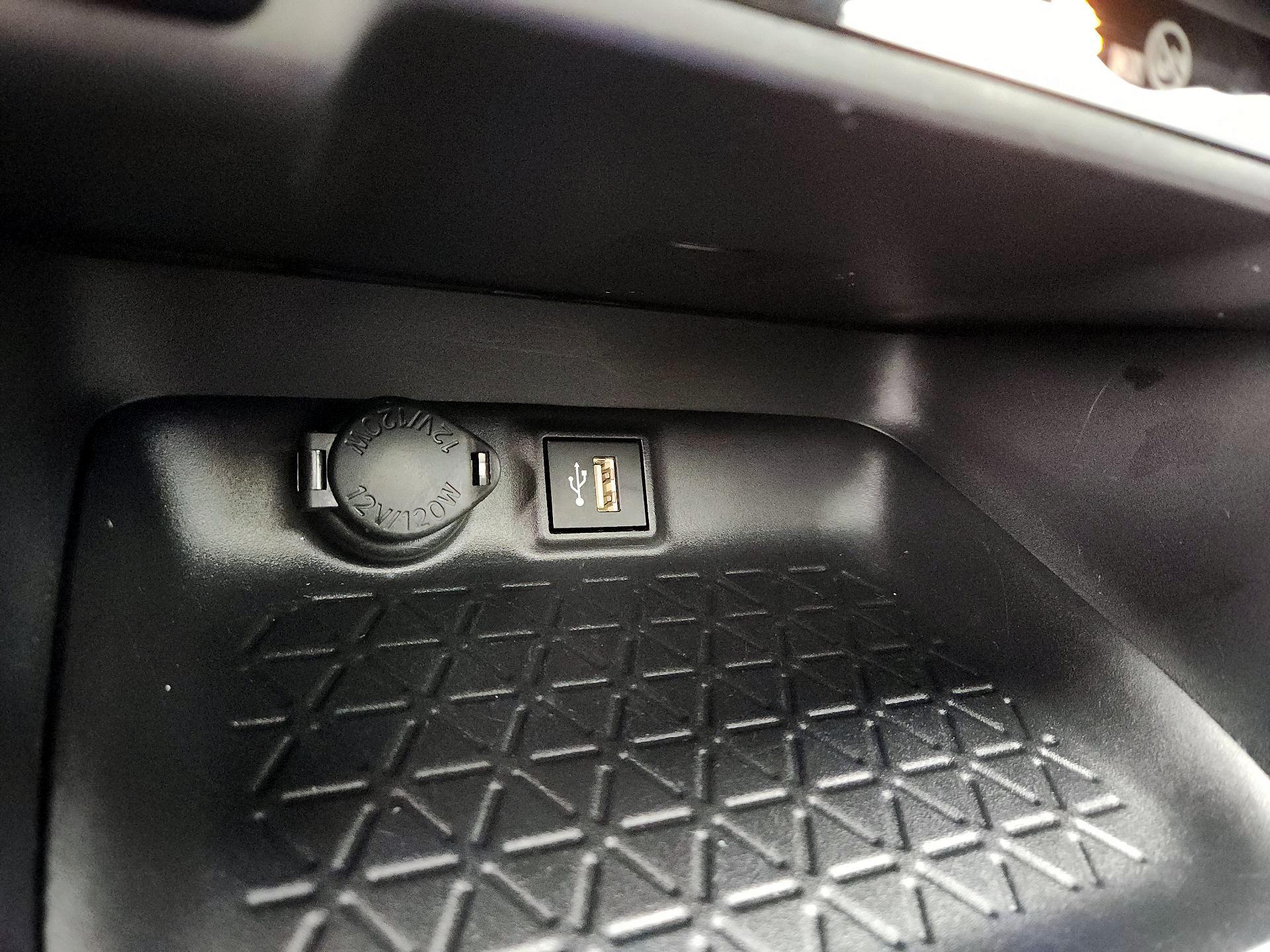 Thumbnail: 2025 Toyota RAV4 - 19