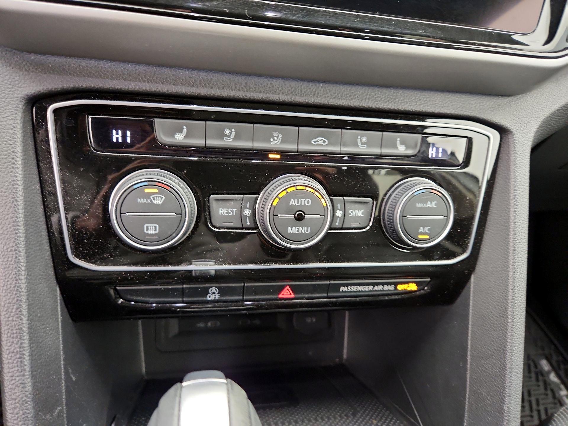 Thumbnail: 2021 Volkswagen Atlas - 16