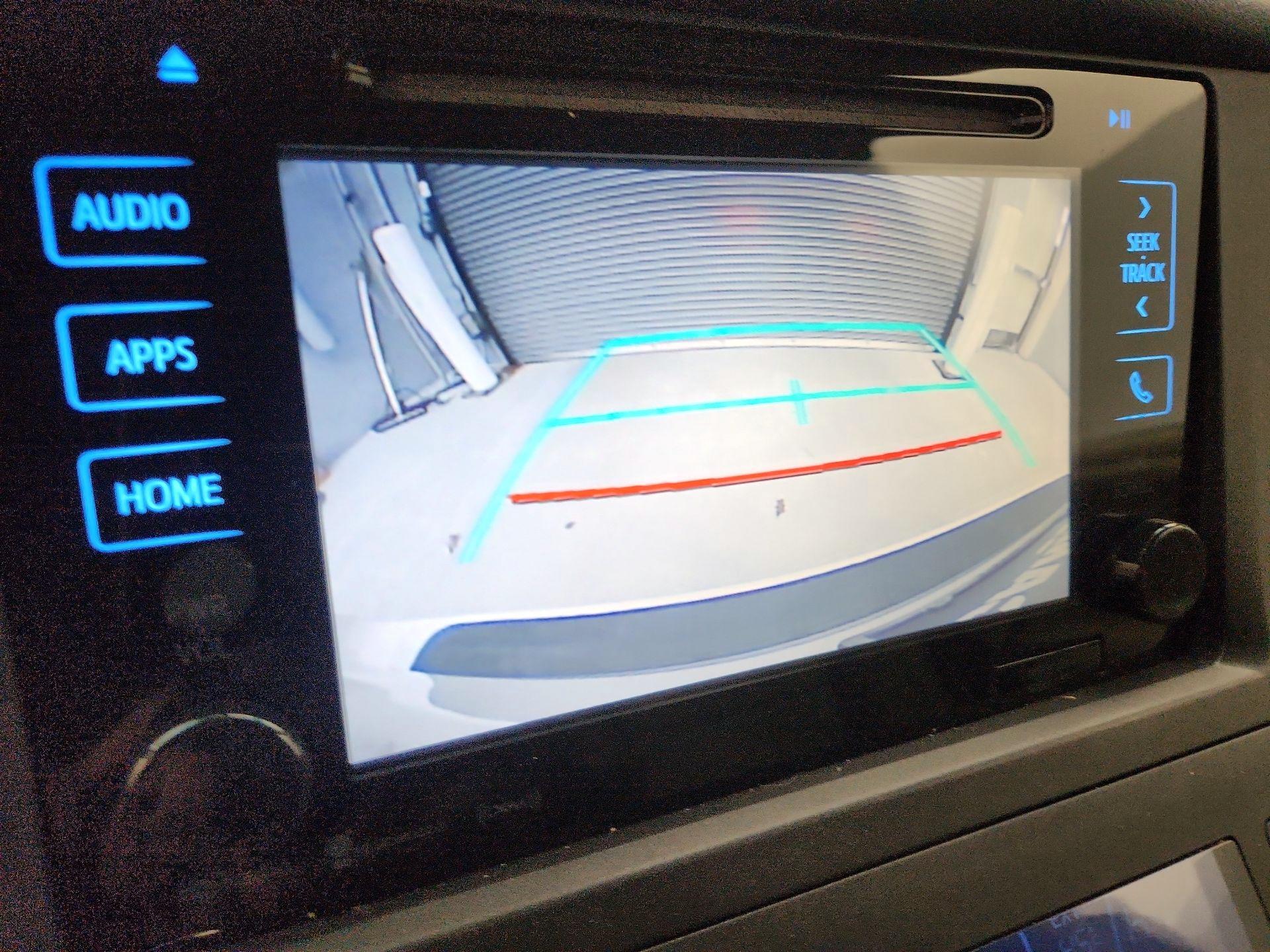 Thumbnail: 2016 Toyota Sienna - 14