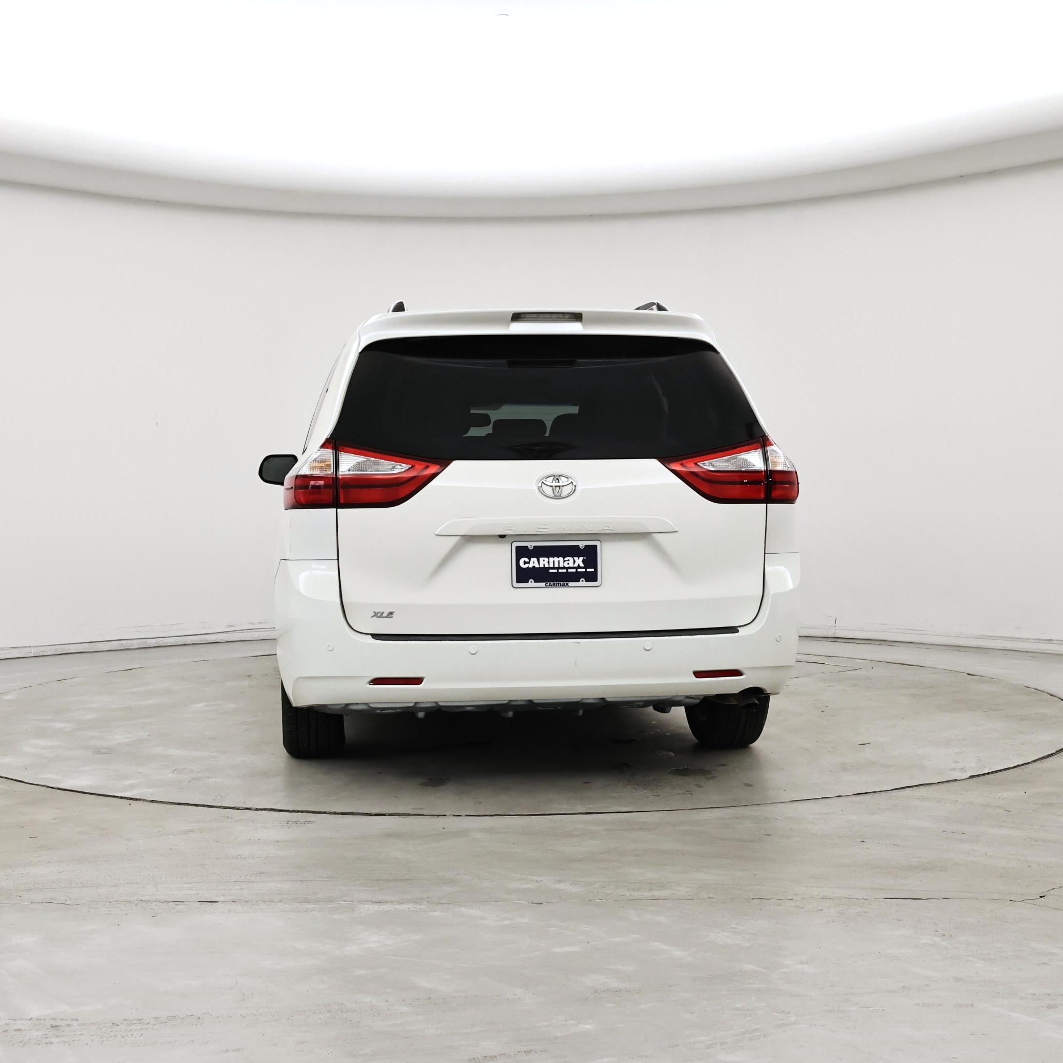 Thumbnail: 2016 Toyota Sienna - 6