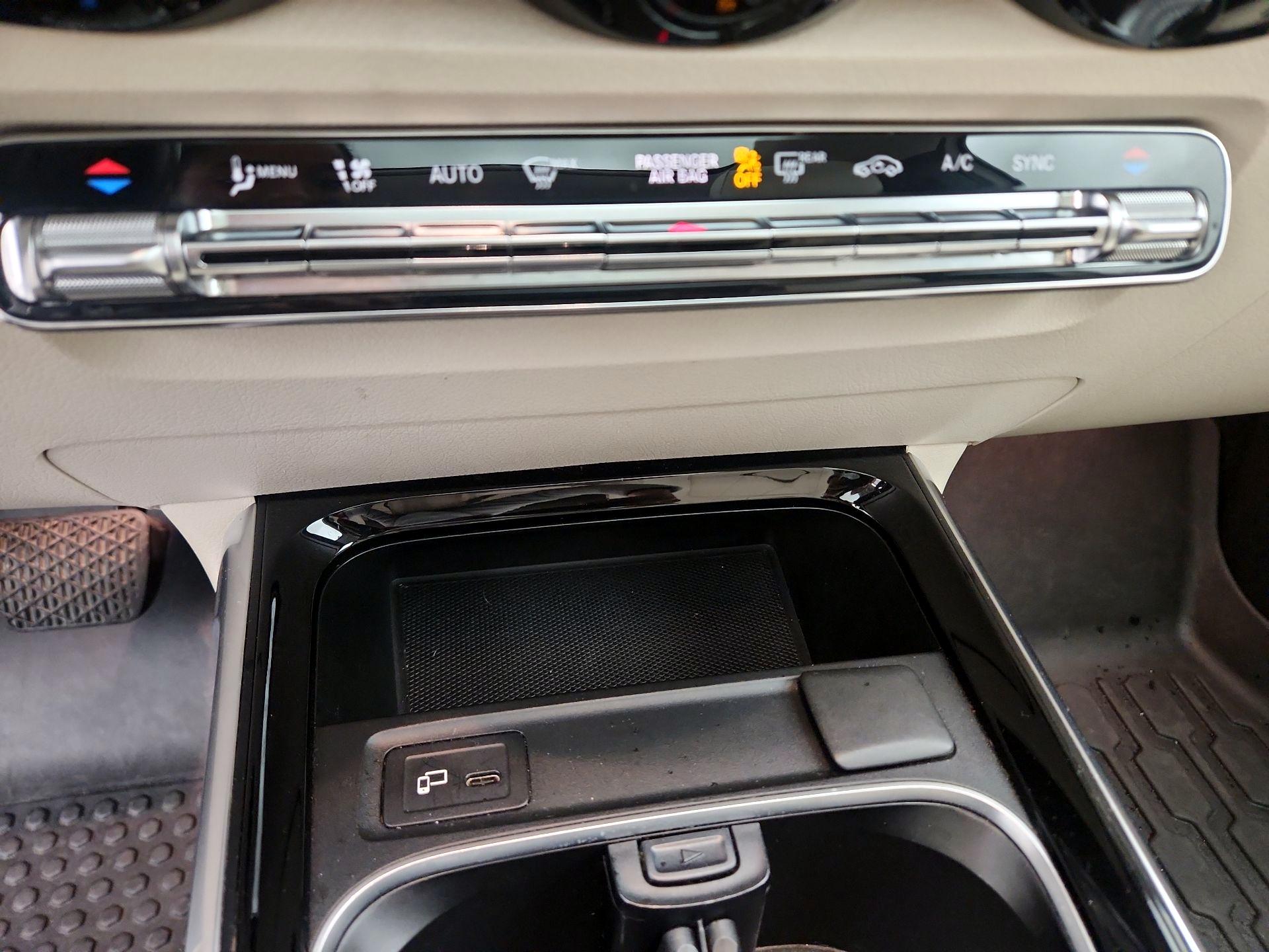 Thumbnail: 2020 Mercedes-Benz GLB - 16