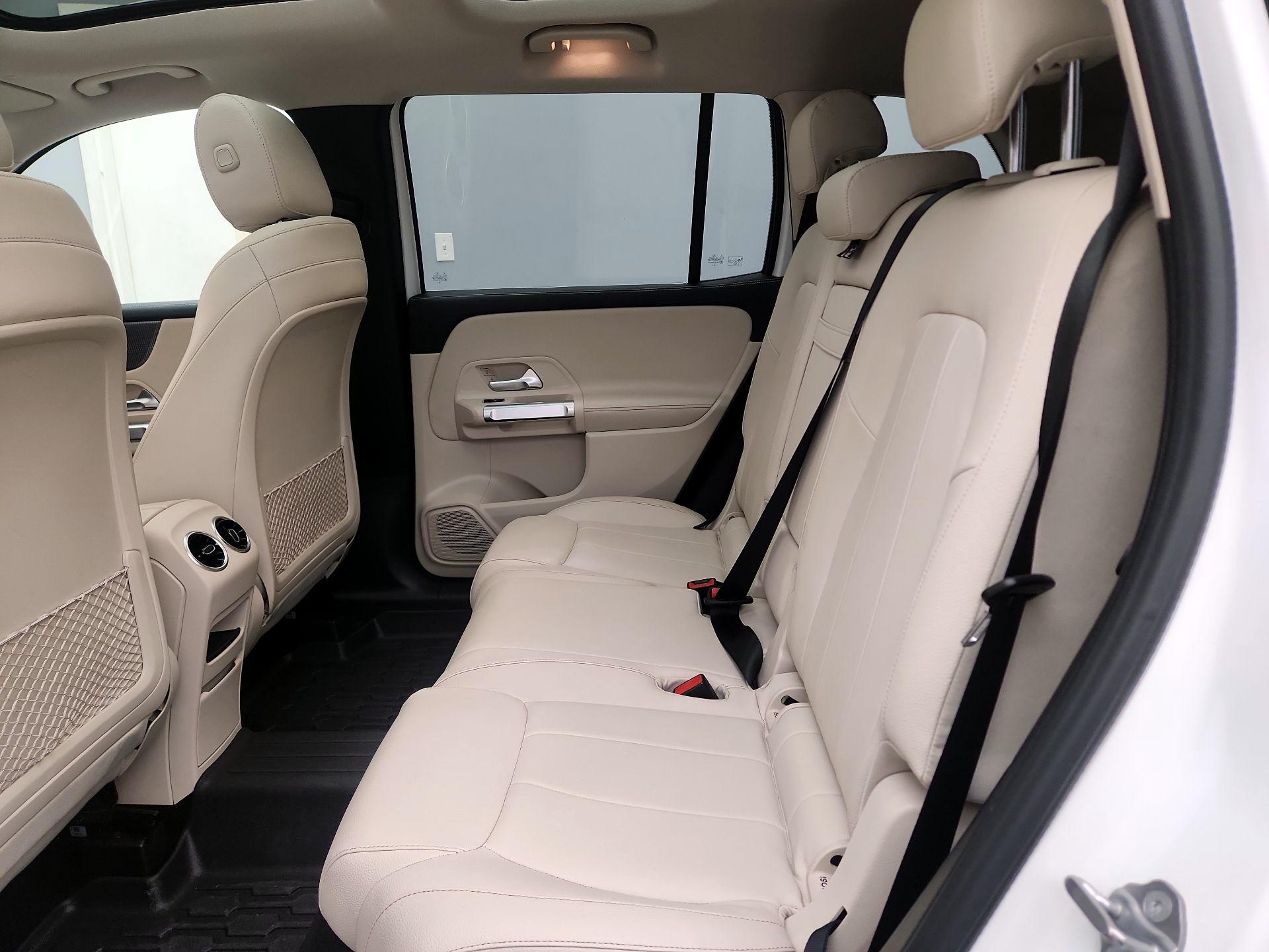 Thumbnail: 2020 Mercedes-Benz GLB - 20