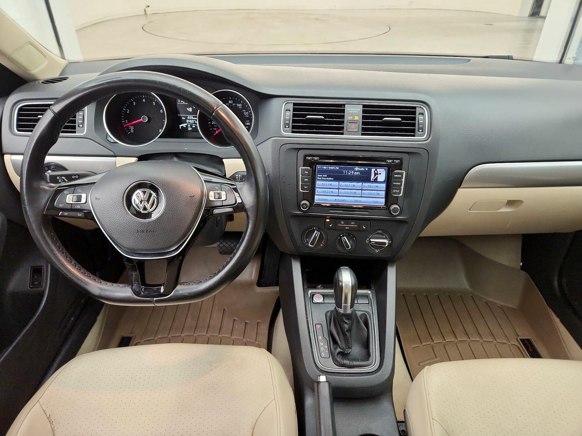 Thumbnail: 2015 Volkswagen Jetta - 9