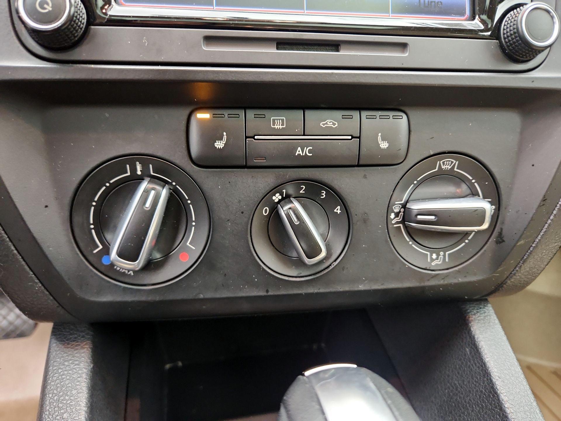 Thumbnail: 2015 Volkswagen Jetta - 16