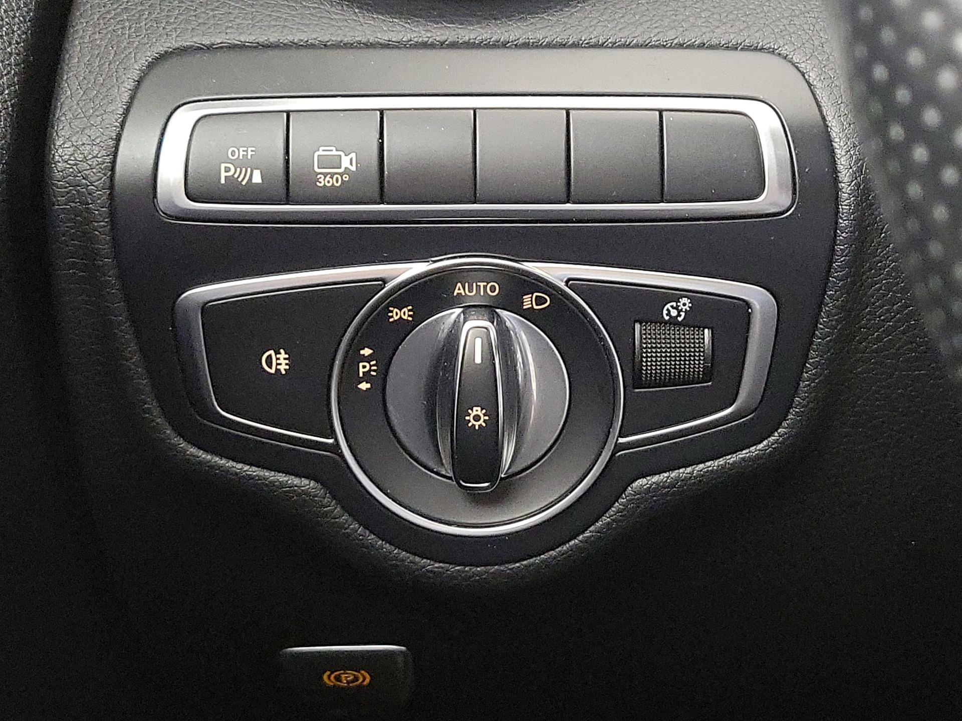 Thumbnail: 2018 Mercedes-Benz C-Class - 13