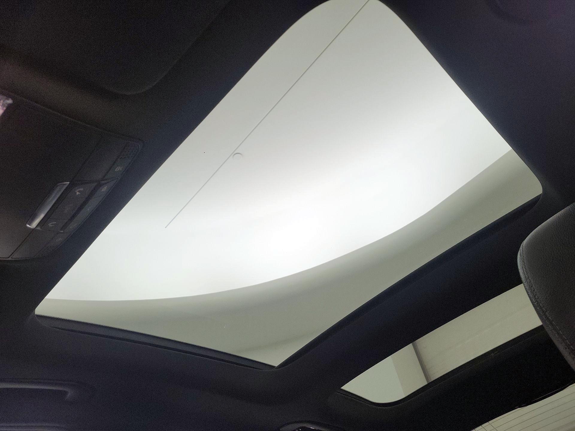 Thumbnail: 2018 Mercedes-Benz C-Class - 20