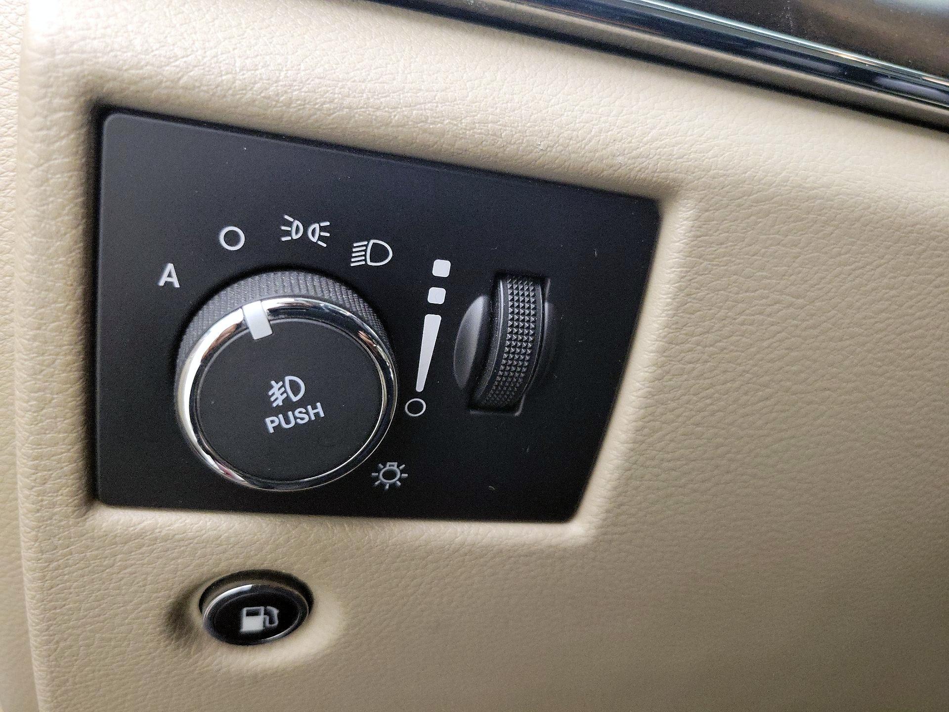 Thumbnail: 2017 Jeep Grand Cherokee - 13