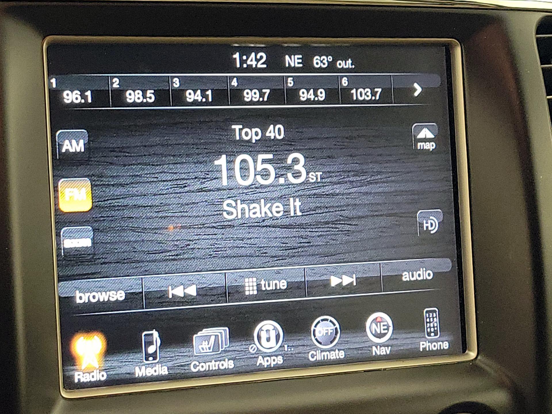 Thumbnail: 2017 Jeep Grand Cherokee - 16